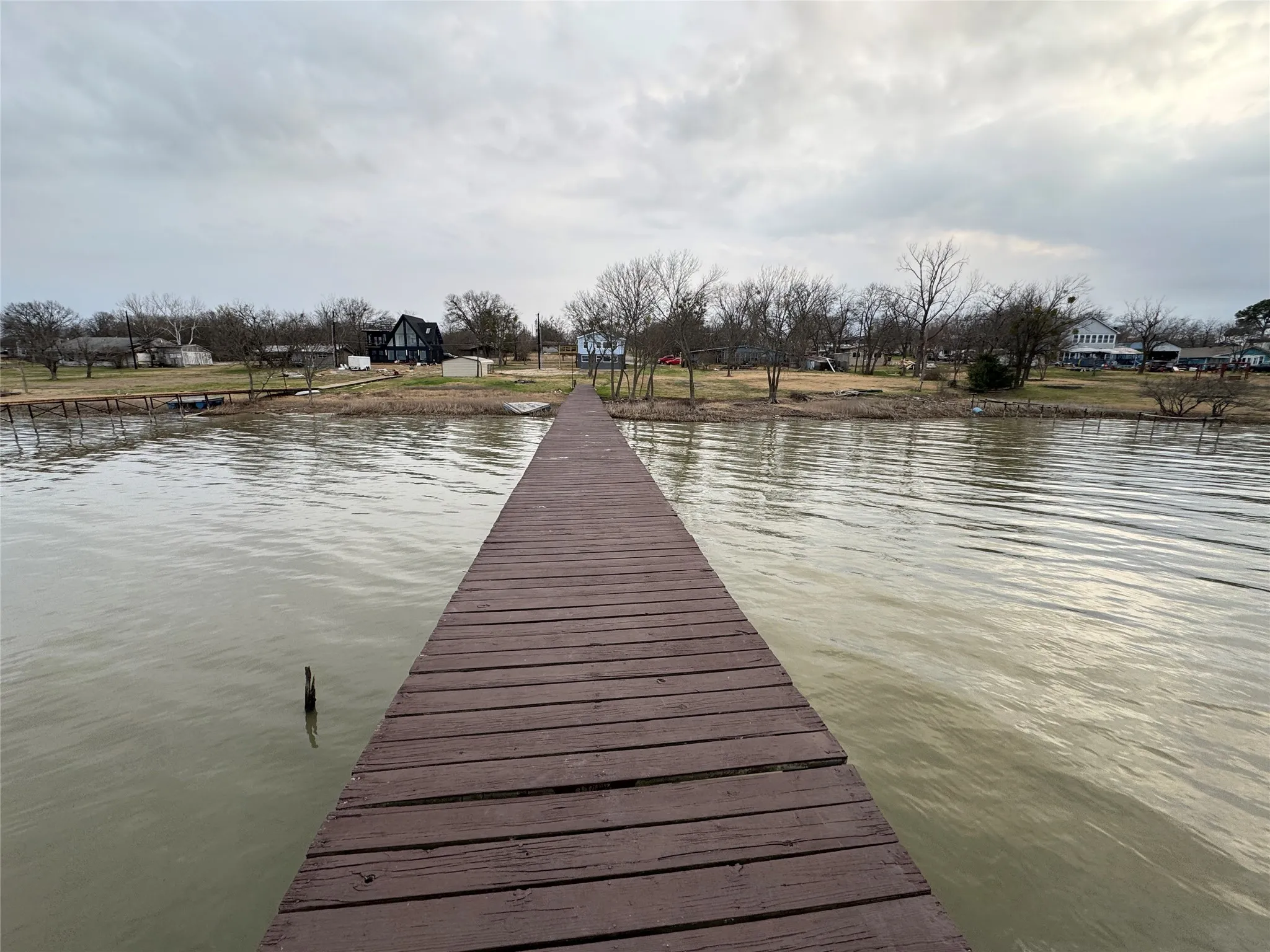 Single Family Residence For Sale in Hunt County , 1020 Crazy Horse, Quinlan, Texas 75474, 3 Bedroom, 3 Bathroom, Garage spaces, 2,132 Sqft, built in 1981, mls#21360920, Real Estate Agent in Quinlan, Homes For Sale in Hunt county, Homes For Sale in Quinlan, Realtor in Quinlan Texas, Real Estate Brokerage Independent Realty Texas, Luminita Cordes Realtor