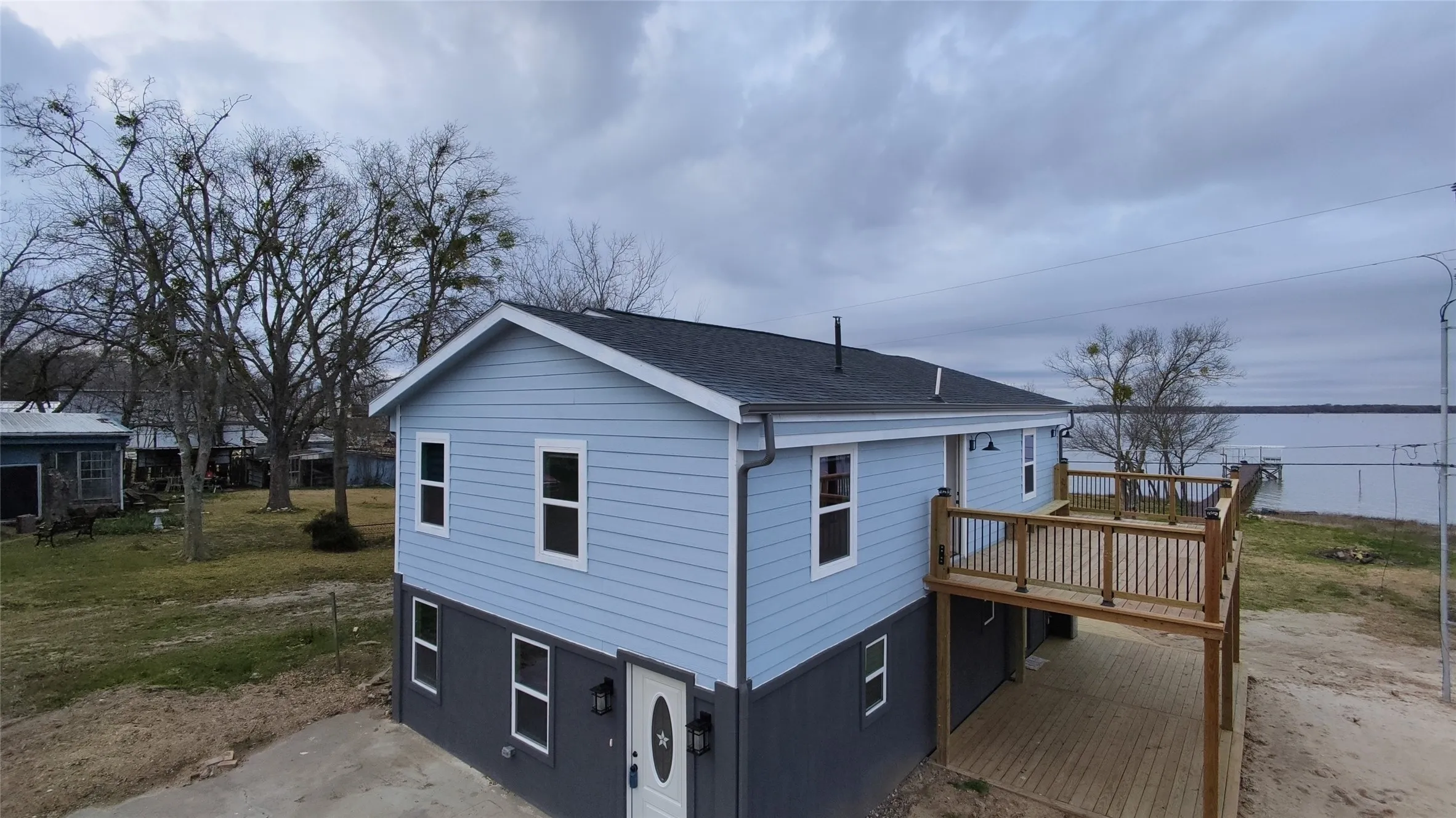 Single Family Residence For Sale in Hunt County , 1020 Crazy Horse, Quinlan, Texas 75474, 3 Bedroom, 3 Bathroom, Garage spaces, 2,132 Sqft, built in 1981, mls#21360920, Real Estate Agent in Quinlan, Homes For Sale in Hunt county, Homes For Sale in Quinlan, Realtor in Quinlan Texas, Real Estate Brokerage Independent Realty Texas, Luminita Cordes Realtor