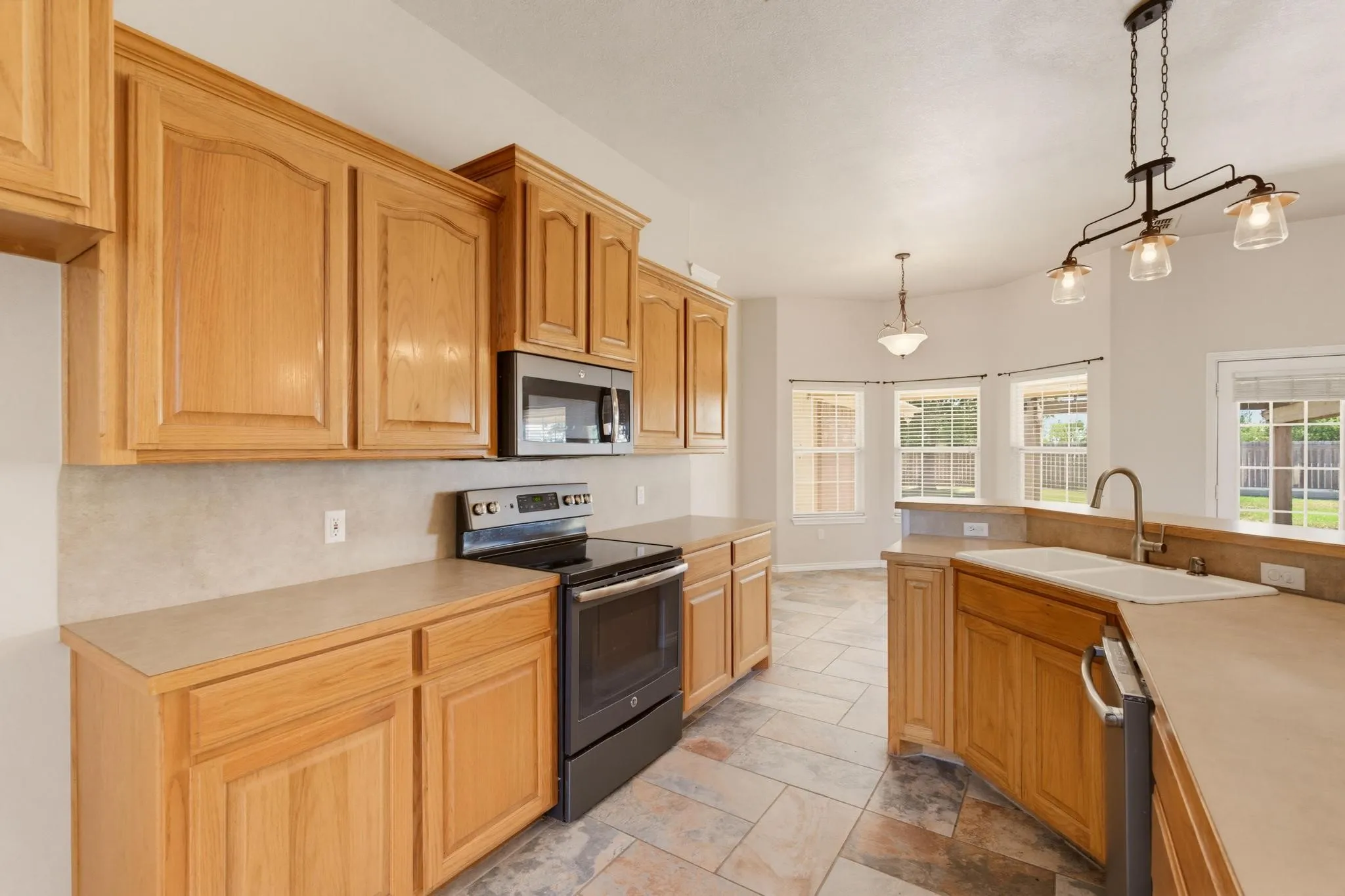 Single Family Residence For Sale in Taylor County , 201 Dollar Bill Drive, Abilene, Texas 79602, 4 Bedroom, 2 Bathroom, 2 Garage spaces, 2,083 Sqft, built in 2004, mls#21359530, Real Estate Agent in Abilene, Homes For Sale in Taylor county, Homes For Sale in Abilene, Realtor in Abilene Texas, Real Estate Brokerage Independent Realty Texas, Luminita Cordes Realtor