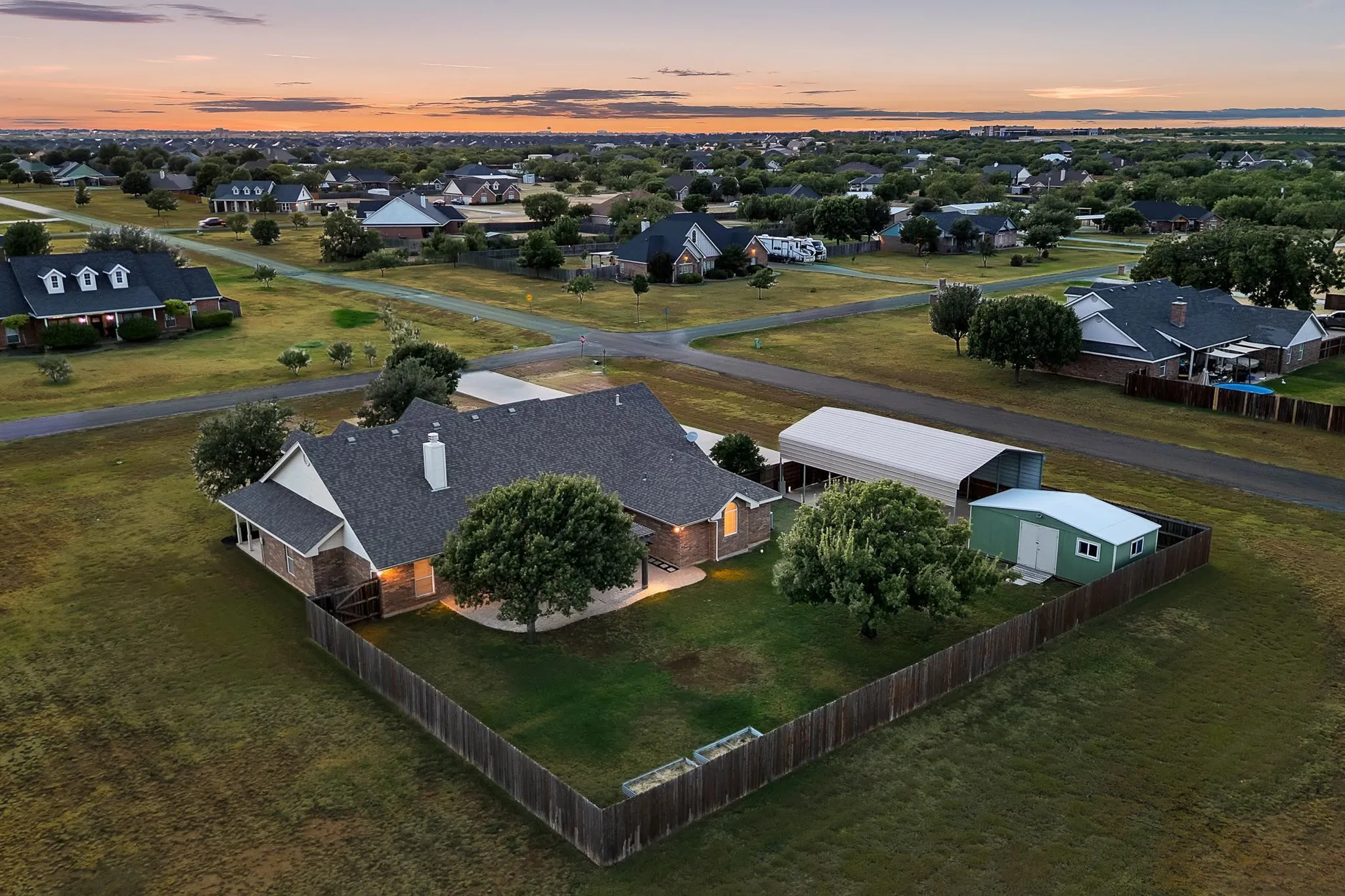 Single Family Residence For Sale in Taylor County , 201 Dollar Bill Drive, Abilene, Texas 79602, 4 Bedroom, 2 Bathroom, 2 Garage spaces, 2,083 Sqft, built in 2004, mls#21359530, Real Estate Agent in Abilene, Homes For Sale in Taylor county, Homes For Sale in Abilene, Realtor in Abilene Texas, Real Estate Brokerage Independent Realty Texas, Luminita Cordes Realtor