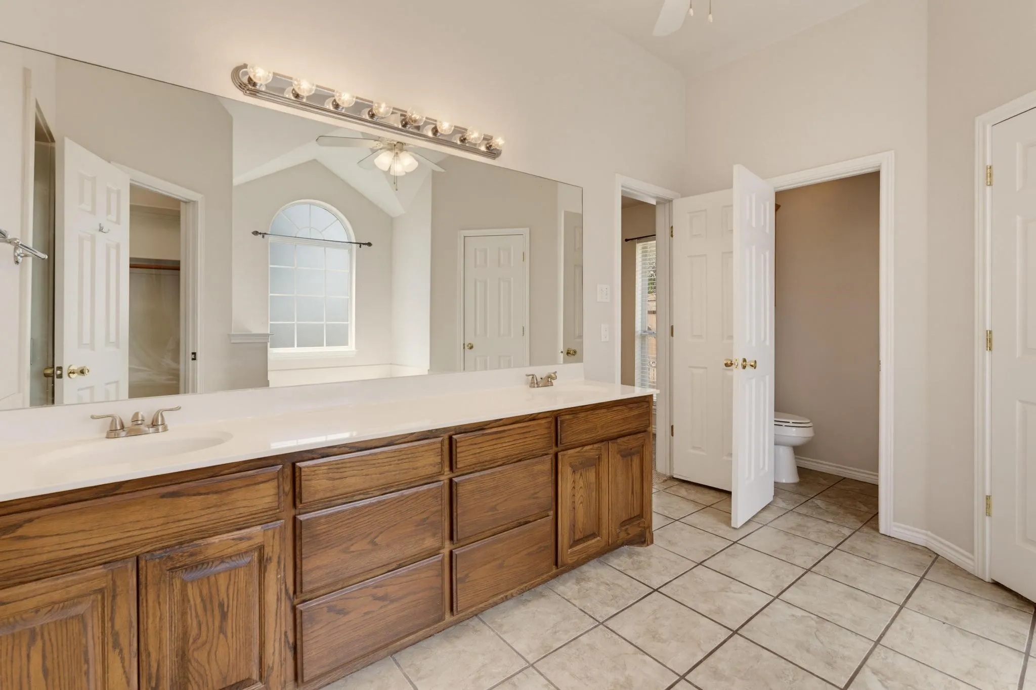 Single Family Residence For Sale in Taylor County , 201 Dollar Bill Drive, Abilene, Texas 79602, 4 Bedroom, 2 Bathroom, 2 Garage spaces, 2,083 Sqft, built in 2004, mls#21359530, Real Estate Agent in Abilene, Homes For Sale in Taylor county, Homes For Sale in Abilene, Realtor in Abilene Texas, Real Estate Brokerage Independent Realty Texas, Luminita Cordes Realtor