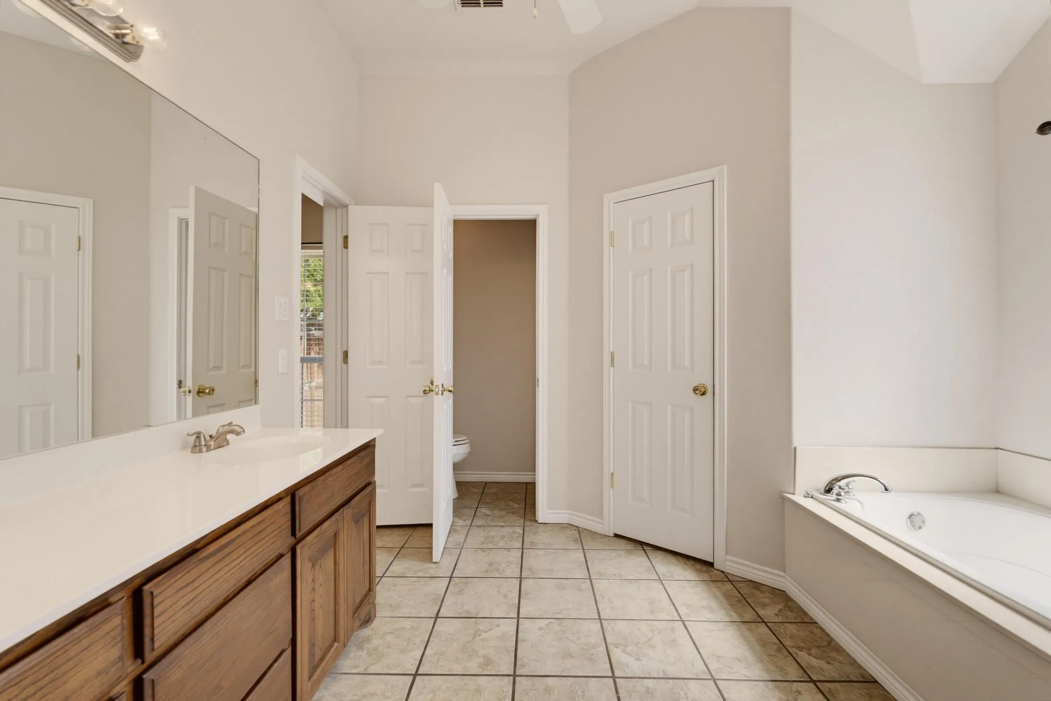 Single Family Residence For Sale in Taylor County , 201 Dollar Bill Drive, Abilene, Texas 79602, 4 Bedroom, 2 Bathroom, 2 Garage spaces, 2,083 Sqft, built in 2004, mls#21359530, Real Estate Agent in Abilene, Homes For Sale in Taylor county, Homes For Sale in Abilene, Realtor in Abilene Texas, Real Estate Brokerage Independent Realty Texas, Luminita Cordes Realtor