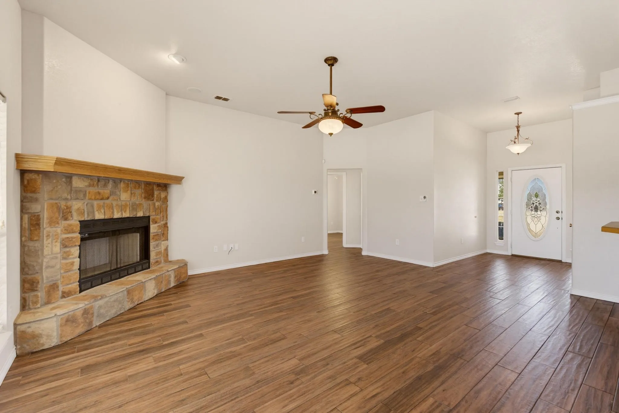 Single Family Residence For Sale in Taylor County , 201 Dollar Bill Drive, Abilene, Texas 79602, 4 Bedroom, 2 Bathroom, 2 Garage spaces, 2,083 Sqft, built in 2004, mls#21359530, Real Estate Agent in Abilene, Homes For Sale in Taylor county, Homes For Sale in Abilene, Realtor in Abilene Texas, Real Estate Brokerage Independent Realty Texas, Luminita Cordes Realtor