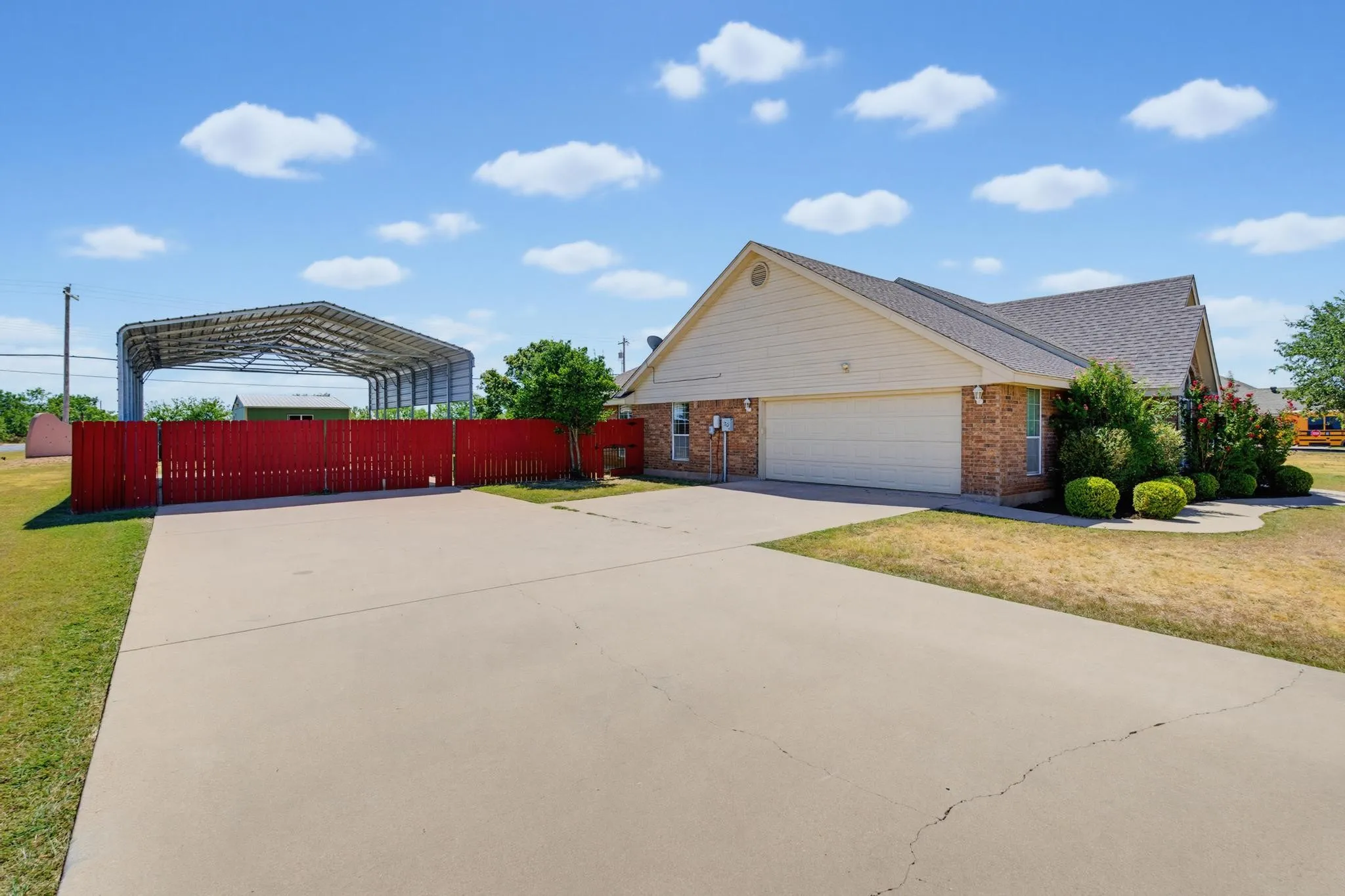 Single Family Residence For Sale in Taylor County , 201 Dollar Bill Drive, Abilene, Texas 79602, 4 Bedroom, 2 Bathroom, 2 Garage spaces, 2,083 Sqft, built in 2004, mls#21359530, Real Estate Agent in Abilene, Homes For Sale in Taylor county, Homes For Sale in Abilene, Realtor in Abilene Texas, Real Estate Brokerage Independent Realty Texas, Luminita Cordes Realtor