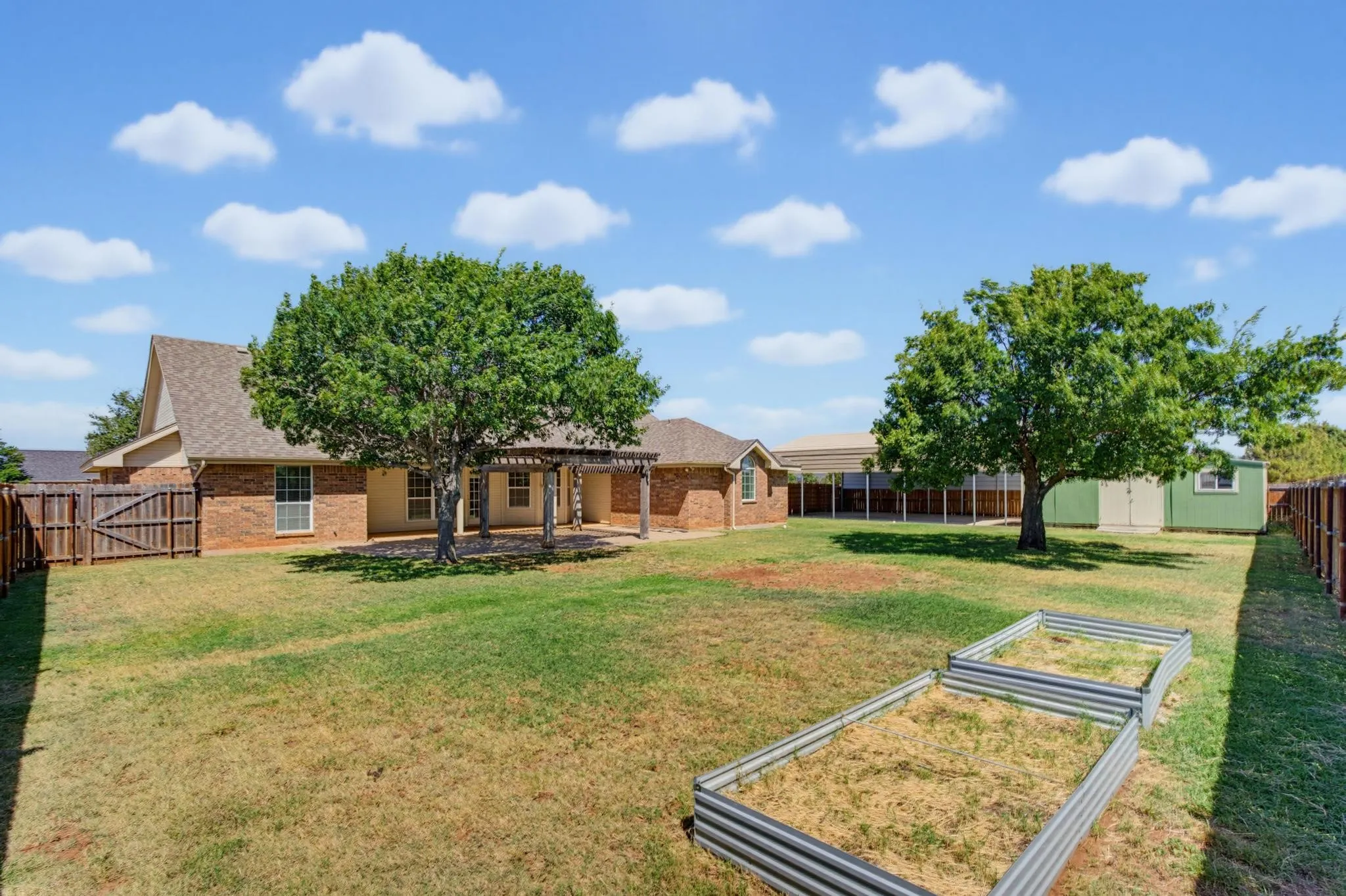 Single Family Residence For Sale in Taylor County , 201 Dollar Bill Drive, Abilene, Texas 79602, 4 Bedroom, 2 Bathroom, 2 Garage spaces, 2,083 Sqft, built in 2004, mls#21359530, Real Estate Agent in Abilene, Homes For Sale in Taylor county, Homes For Sale in Abilene, Realtor in Abilene Texas, Real Estate Brokerage Independent Realty Texas, Luminita Cordes Realtor
