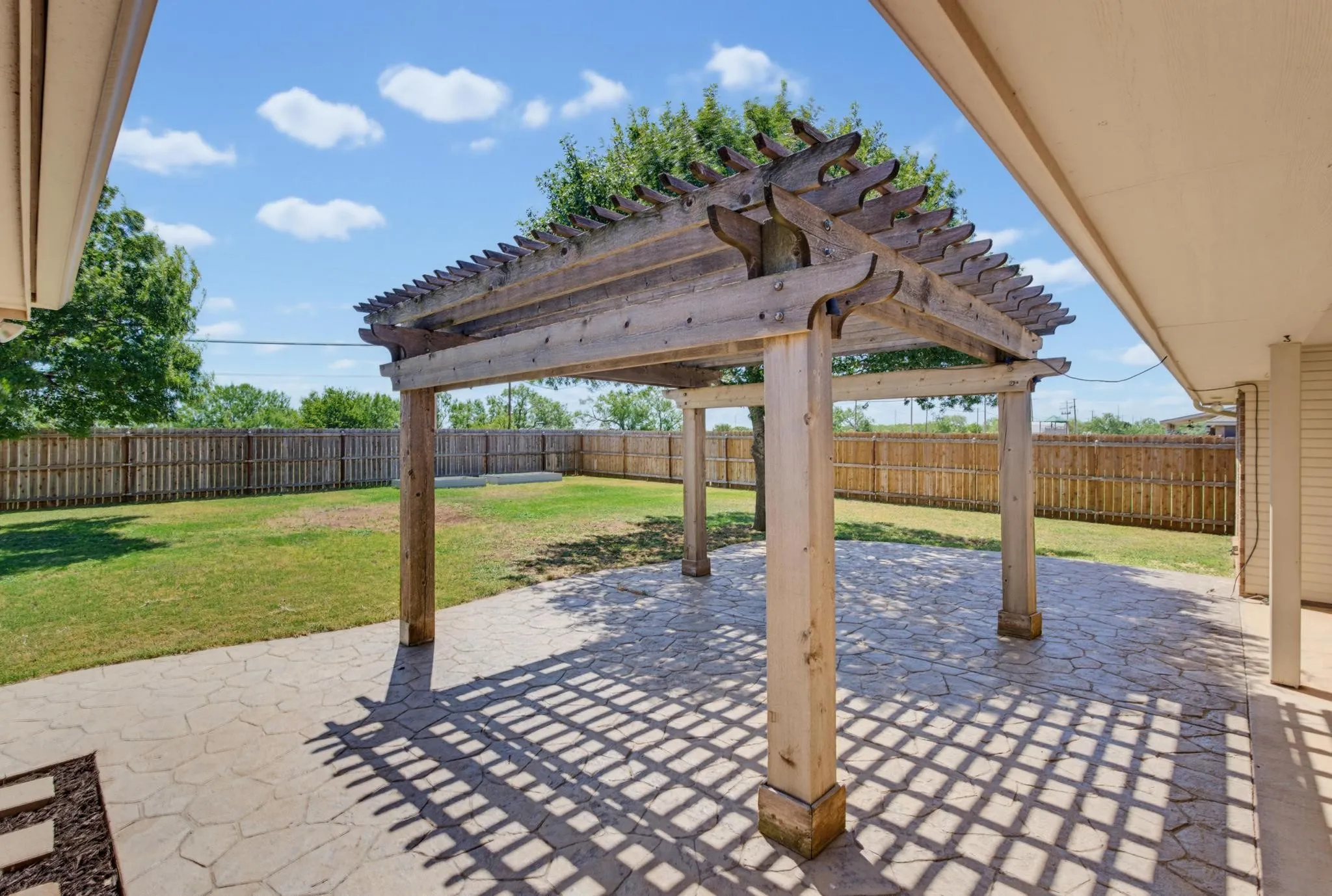 Single Family Residence For Sale in Taylor County , 201 Dollar Bill Drive, Abilene, Texas 79602, 4 Bedroom, 2 Bathroom, 2 Garage spaces, 2,083 Sqft, built in 2004, mls#21359530, Real Estate Agent in Abilene, Homes For Sale in Taylor county, Homes For Sale in Abilene, Realtor in Abilene Texas, Real Estate Brokerage Independent Realty Texas, Luminita Cordes Realtor