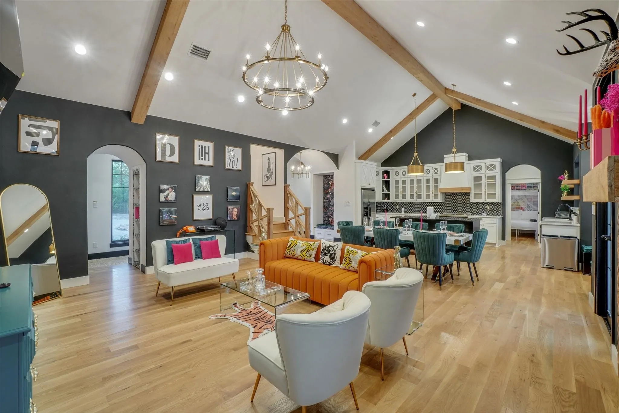 Single Family Residence For Sale in Ellis County , 371 S Ring Road, Waxahachie, Texas 75165, 6 Bedroom, 4 Bathroom, 2 Garage spaces, 4,474 Sqft, built in 2020, mls#21360918, Real Estate Agent in Waxahachie, Homes For Sale in Ellis county, Homes For Sale in Waxahachie, Realtor in Waxahachie Texas, Real Estate Brokerage Independent Realty Texas, Luminita Cordes Realtor