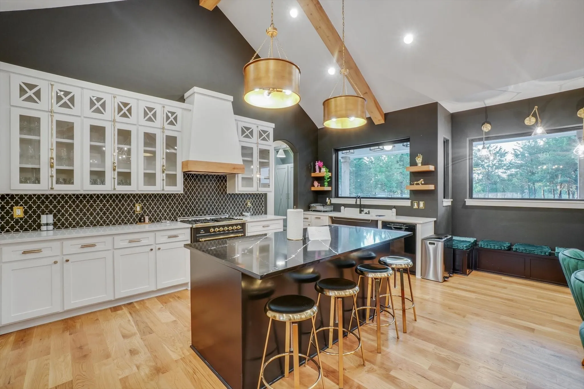 Single Family Residence For Sale in Ellis County , 371 S Ring Road, Waxahachie, Texas 75165, 6 Bedroom, 4 Bathroom, 2 Garage spaces, 4,474 Sqft, built in 2020, mls#21360918, Real Estate Agent in Waxahachie, Homes For Sale in Ellis county, Homes For Sale in Waxahachie, Realtor in Waxahachie Texas, Real Estate Brokerage Independent Realty Texas, Luminita Cordes Realtor