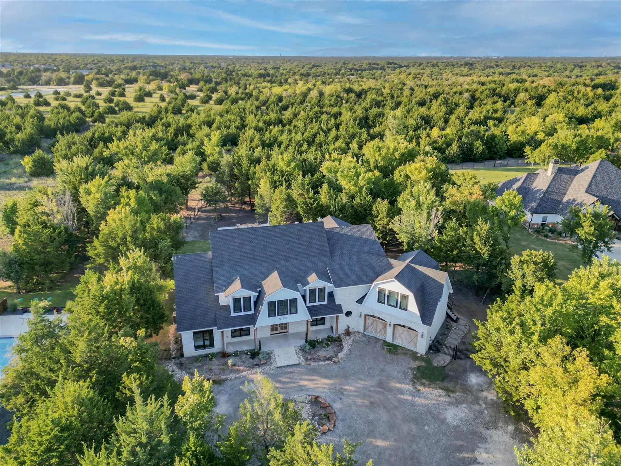 Single Family Residence For Sale in Ellis County , 371 S Ring Road, Waxahachie, Texas 75165, 6 Bedroom, 4 Bathroom, 2 Garage spaces, 4,474 Sqft, built in 2020, mls#21360918, Real Estate Agent in Waxahachie, Homes For Sale in Ellis county, Homes For Sale in Waxahachie, Realtor in Waxahachie Texas, Real Estate Brokerage Independent Realty Texas, Luminita Cordes Realtor