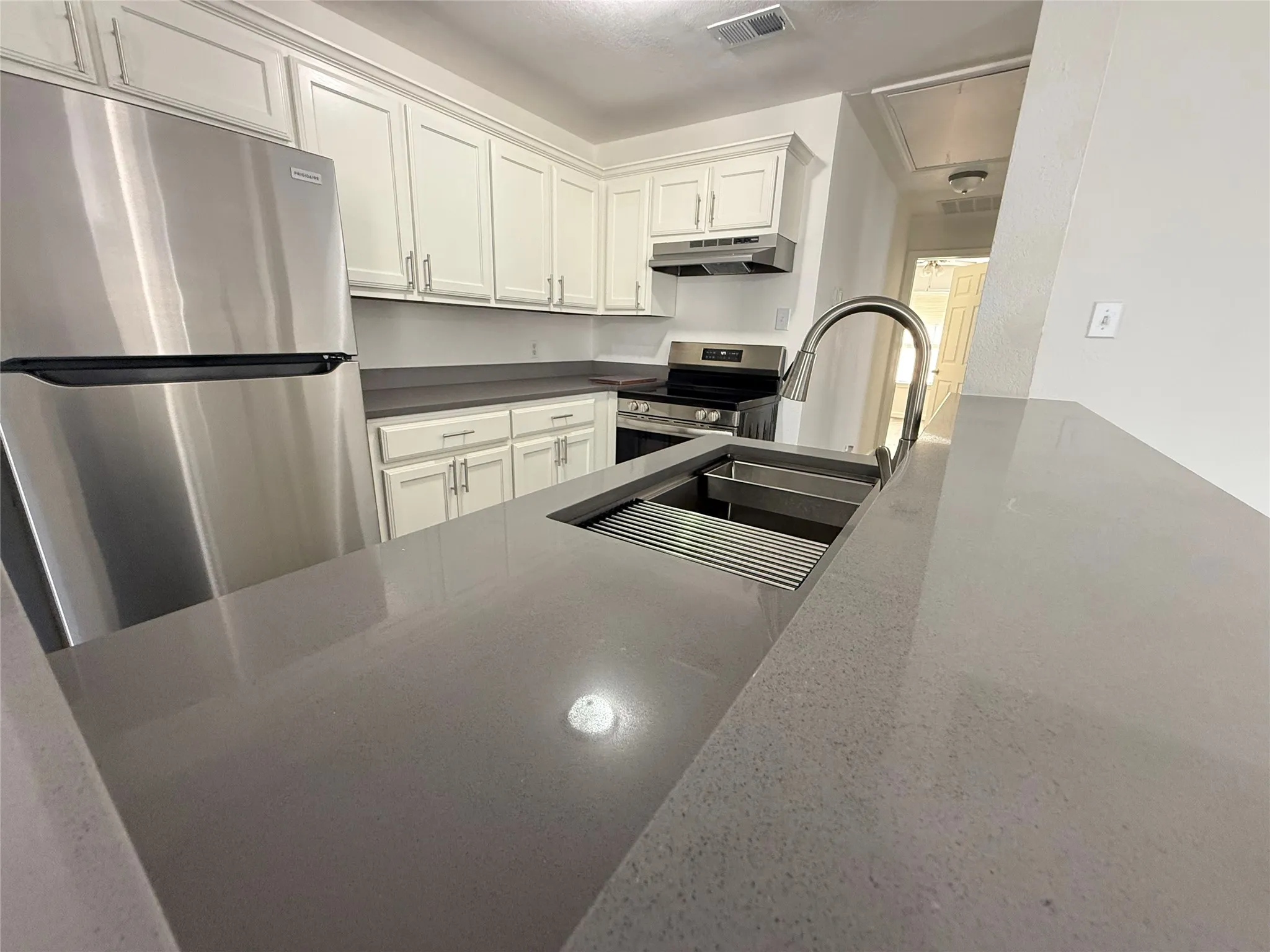 Duplex For Rent in Grayson County , 2601 N Hickory Street A, Sherman, Texas 75092, 2 Bedroom, 2 Bathroom, Garage spaces, 2,100 Sqft, built in 1997, mls#21359453, Real Estate Agent in Sherman, Homes For Rent in Grayson county, Homes For Rent in Sherman, Realtor in Sherman Texas, Real Estate Brokerage Independent Realty Texas, Luminita Cordes Realtor