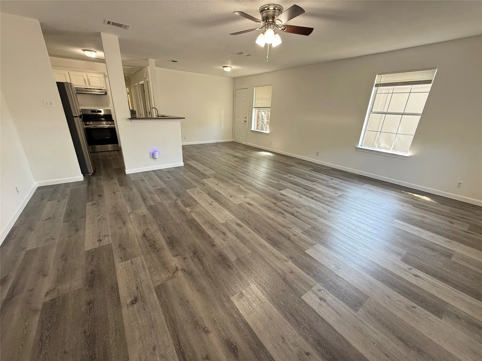 Duplex For Rent in Grayson County , 2601 N Hickory Street A, Sherman, Texas 75092, 2 Bedroom, 2 Bathroom, Garage spaces, 2,100 Sqft, built in 1997, mls#21359453, Real Estate Agent in Sherman, Homes For Rent in Grayson county, Homes For Rent in Sherman, Realtor in Sherman Texas, Real Estate Brokerage Independent Realty Texas, Luminita Cordes Realtor
