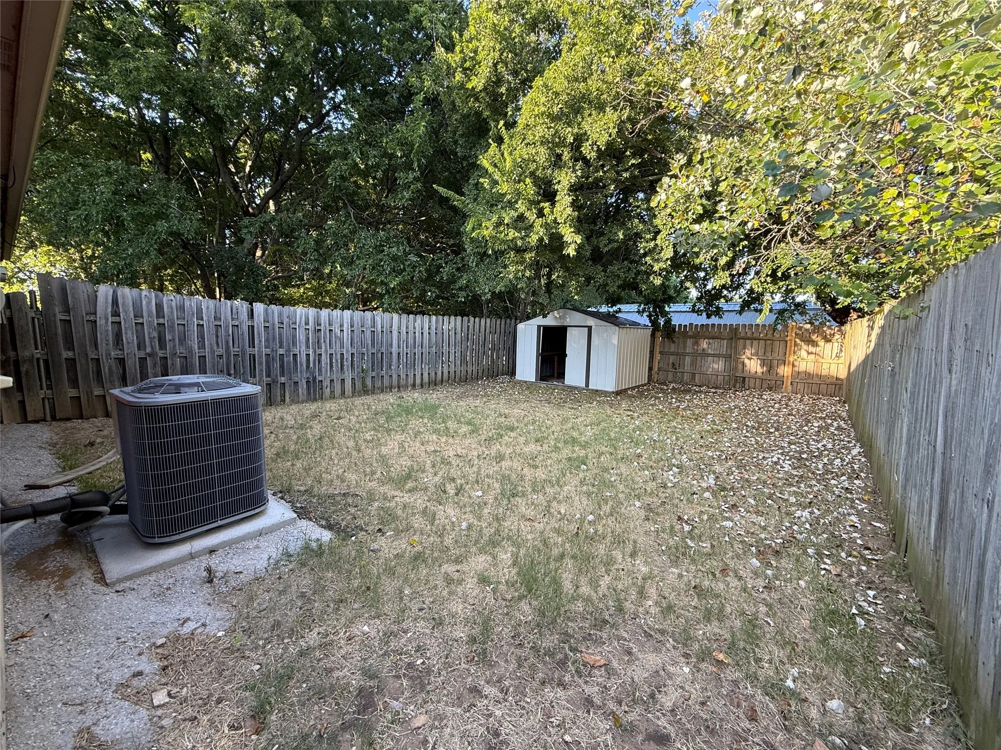 Duplex For Rent in Grayson County , 2601 N Hickory Street A, Sherman, Texas 75092, 2 Bedroom, 2 Bathroom, Garage spaces, 2,100 Sqft, built in 1997, mls#21359453, Real Estate Agent in Sherman, Homes For Rent in Grayson county, Homes For Rent in Sherman, Realtor in Sherman Texas, Real Estate Brokerage Independent Realty Texas, Luminita Cordes Realtor