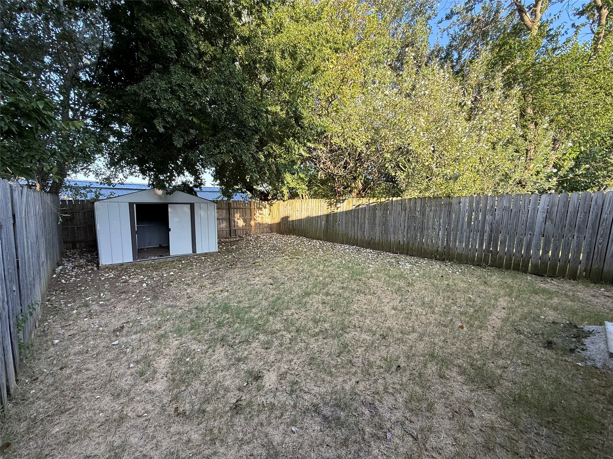 Duplex For Rent in Grayson County , 2601 N Hickory Street A, Sherman, Texas 75092, 2 Bedroom, 2 Bathroom, Garage spaces, 2,100 Sqft, built in 1997, mls#21359453, Real Estate Agent in Sherman, Homes For Rent in Grayson county, Homes For Rent in Sherman, Realtor in Sherman Texas, Real Estate Brokerage Independent Realty Texas, Luminita Cordes Realtor