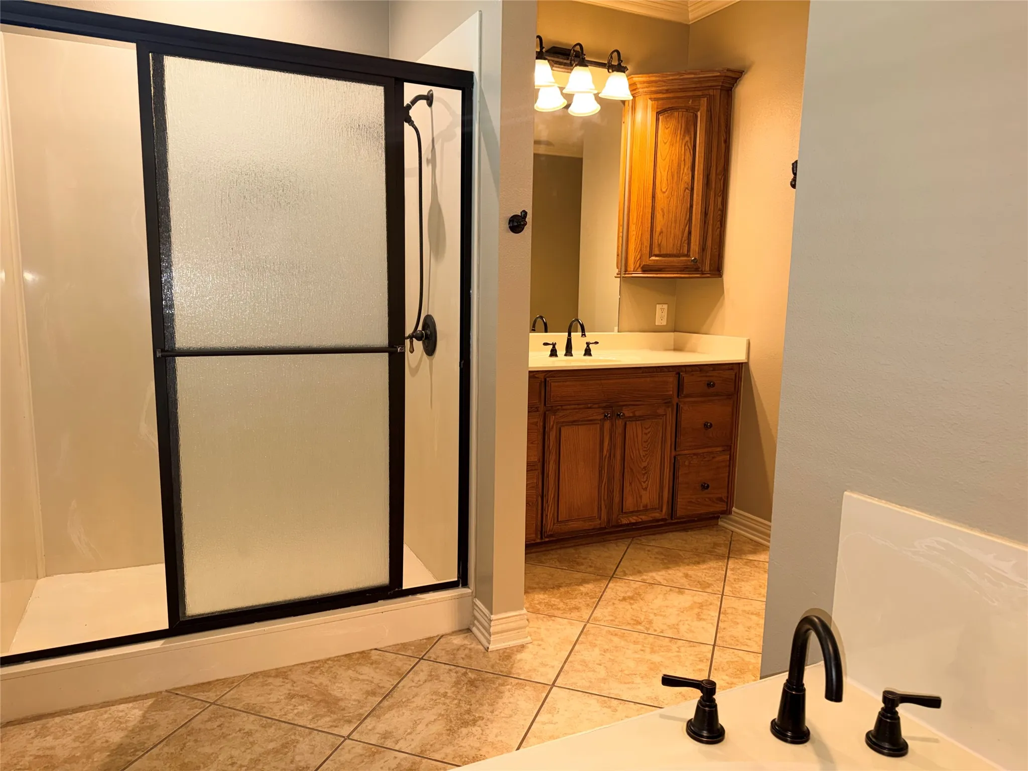 Single Family Residence For Sale in Smith County , 12881 Winding Oak, Lindale, Texas 75771, 4 Bedroom, 3 Bathroom, 2 Garage spaces, 3,168 Sqft, built in 2004, Price $659,900, mls#21360926, Real Estate Agent in Lindale, Homes For Sale in Smith county, Homes For Sale in Lindale, Realtor in Lindale Texas, Real Estate Brokerage Independent Realty Texas, Luminita Cordes Realtor
