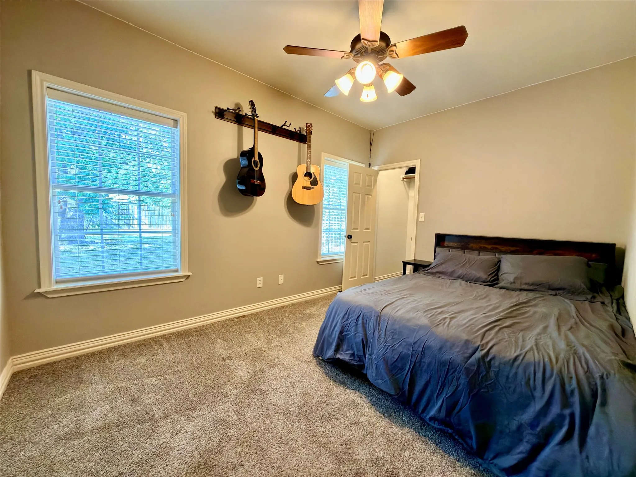 Single Family Residence For Sale in Smith County , 12881 Winding Oak, Lindale, Texas 75771, 4 Bedroom, 3 Bathroom, 2 Garage spaces, 3,168 Sqft, built in 2004, Price $659,900, mls#21360926, Real Estate Agent in Lindale, Homes For Sale in Smith county, Homes For Sale in Lindale, Realtor in Lindale Texas, Real Estate Brokerage Independent Realty Texas, Luminita Cordes Realtor