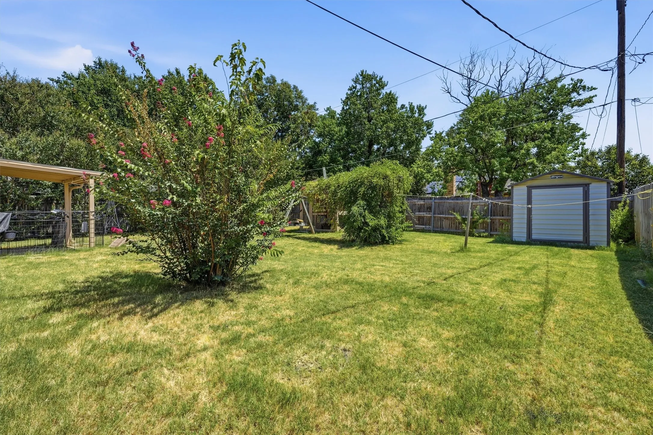 Single Family Residence For Sale in Tarrant County , 6207 Declaration Drive, Arlington, Texas 76002, 3 Bedroom, 2 Bathroom, 2 Garage spaces, 1,200 Sqft, built in 1986, mls#21355440, Real Estate Agent in Arlington, Homes For Sale in Tarrant county, Homes For Sale in Arlington, Realtor in Arlington Texas, Real Estate Brokerage Independent Realty Texas, Luminita Cordes Realtor