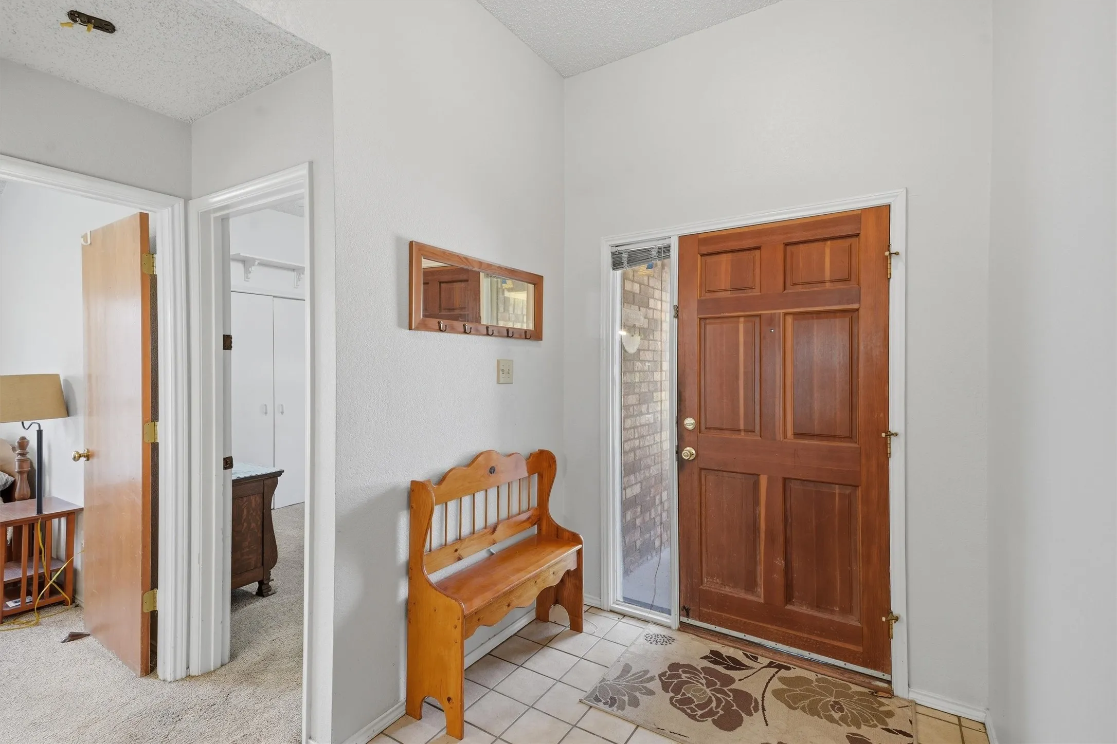 Single Family Residence For Sale in Tarrant County , 6207 Declaration Drive, Arlington, Texas 76002, 3 Bedroom, 2 Bathroom, 2 Garage spaces, 1,200 Sqft, built in 1986, mls#21355440, Real Estate Agent in Arlington, Homes For Sale in Tarrant county, Homes For Sale in Arlington, Realtor in Arlington Texas, Real Estate Brokerage Independent Realty Texas, Luminita Cordes Realtor