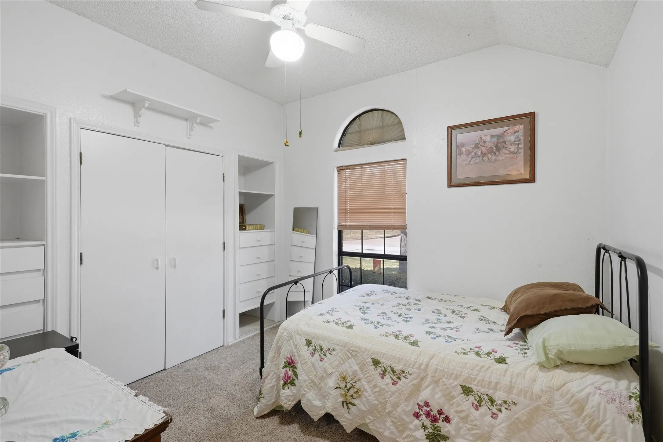 Single Family Residence For Sale in Tarrant County , 6207 Declaration Drive, Arlington, Texas 76002, 3 Bedroom, 2 Bathroom, 2 Garage spaces, 1,200 Sqft, built in 1986, mls#21355440, Real Estate Agent in Arlington, Homes For Sale in Tarrant county, Homes For Sale in Arlington, Realtor in Arlington Texas, Real Estate Brokerage Independent Realty Texas, Luminita Cordes Realtor