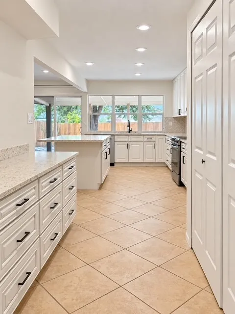 Kitchen and laundry area