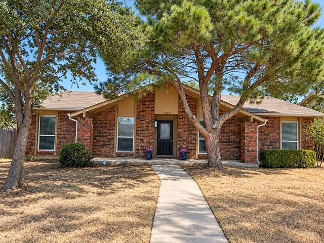 Single Family Residence For Rent in Denton County , 5220 Sherman Drive, The Colony, Texas 75056, 3 Bedroom, 2 Bathroom, 2 Garage spaces, 1,808 Sqft, built in 1983, mls#21360930, Real Estate Agent in The Colony, Homes For Rent in Denton county, Homes For Rent in The Colony, Realtor in The Colony Texas, Real Estate Brokerage Independent Realty Texas, Luminita Cordes Realtor