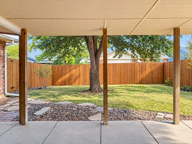 Single Family Residence For Rent in Denton County , 5220 Sherman Drive, The Colony, Texas 75056, 3 Bedroom, 2 Bathroom, 2 Garage spaces, 1,808 Sqft, built in 1983, mls#21360930, Real Estate Agent in The Colony, Homes For Rent in Denton county, Homes For Rent in The Colony, Realtor in The Colony Texas, Real Estate Brokerage Independent Realty Texas, Luminita Cordes Realtor