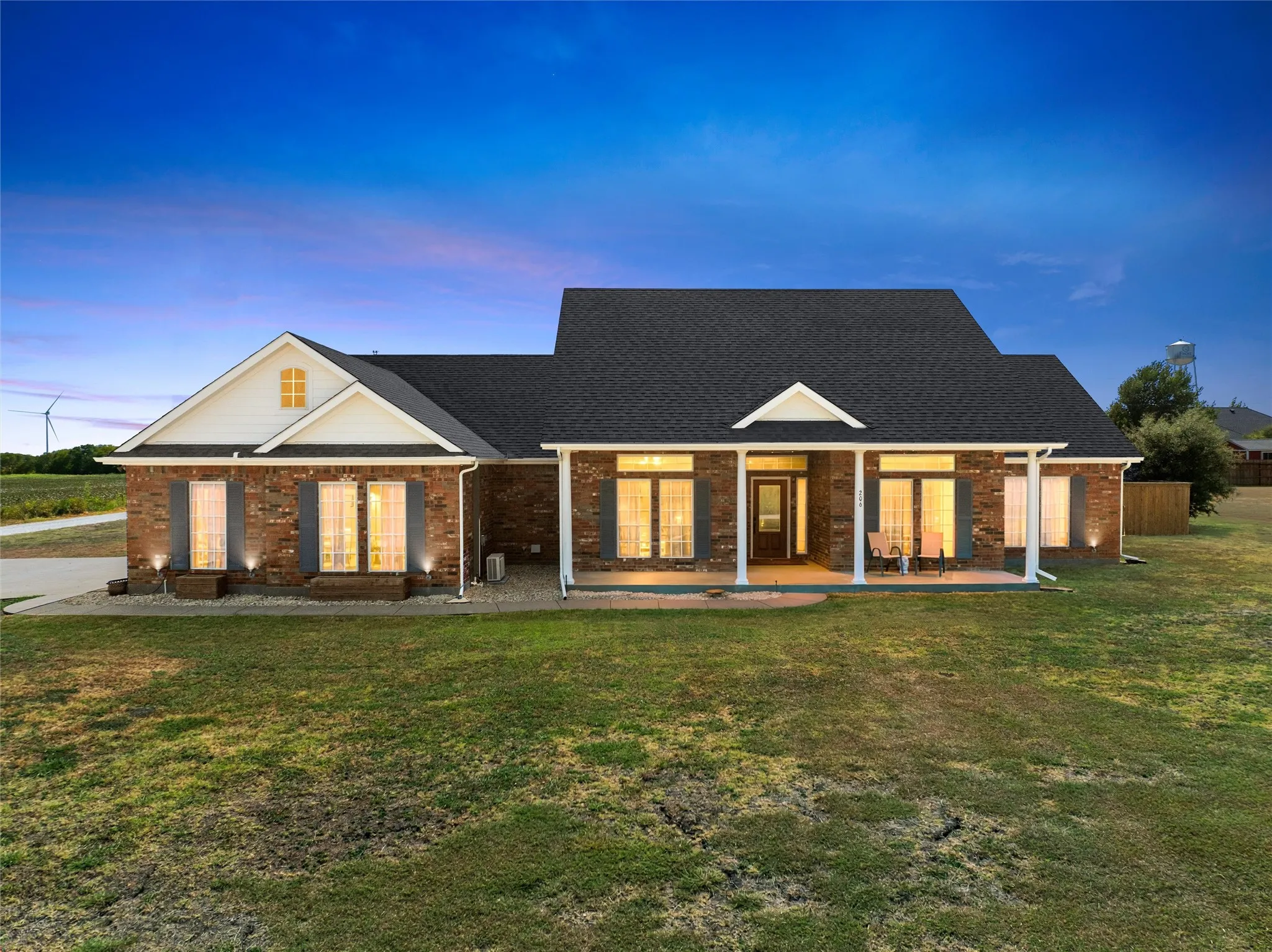 Single Family Residence For Sale in Navarro County , 206 S Butler Street, Frost, Texas 76641, 4 Bedroom, 3 Bathroom, 3 Garage spaces, 2,314 Sqft, built in 2005, mls#21360922, Real Estate Agent in Frost, Homes For Sale in Navarro county, Homes For Sale in Frost, Realtor in Frost Texas, Real Estate Brokerage Independent Realty Texas, Luminita Cordes Realtor