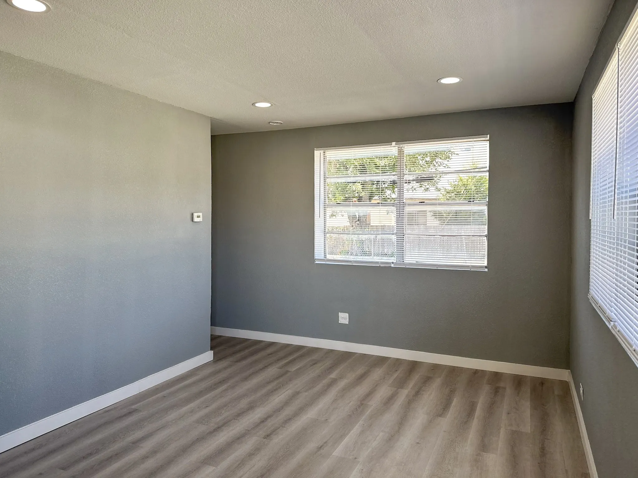 Apartment For Rent in Tarrant County , 709 W Richmond Avenue 1, Fort Worth, Texas 76110, 1 Bedroom, 1 Bathroom, Garage spaces, 2,992 Sqft, built in 1967, mls#21359898, Real Estate Agent in Fort Worth, Homes For Rent in Tarrant county, Homes For Rent in Fort Worth, Realtor in Fort Worth Texas, Real Estate Brokerage Independent Realty Texas, Luminita Cordes Realtor