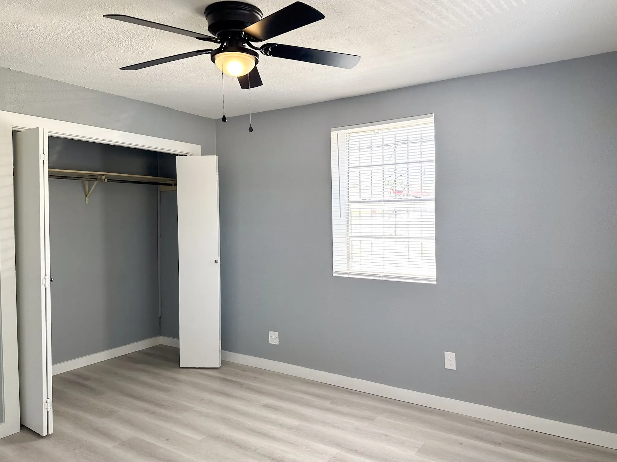 Apartment For Rent in Tarrant County , 709 W Richmond Avenue 1, Fort Worth, Texas 76110, 1 Bedroom, 1 Bathroom, Garage spaces, 2,992 Sqft, built in 1967, mls#21359898, Real Estate Agent in Fort Worth, Homes For Rent in Tarrant county, Homes For Rent in Fort Worth, Realtor in Fort Worth Texas, Real Estate Brokerage Independent Realty Texas, Luminita Cordes Realtor