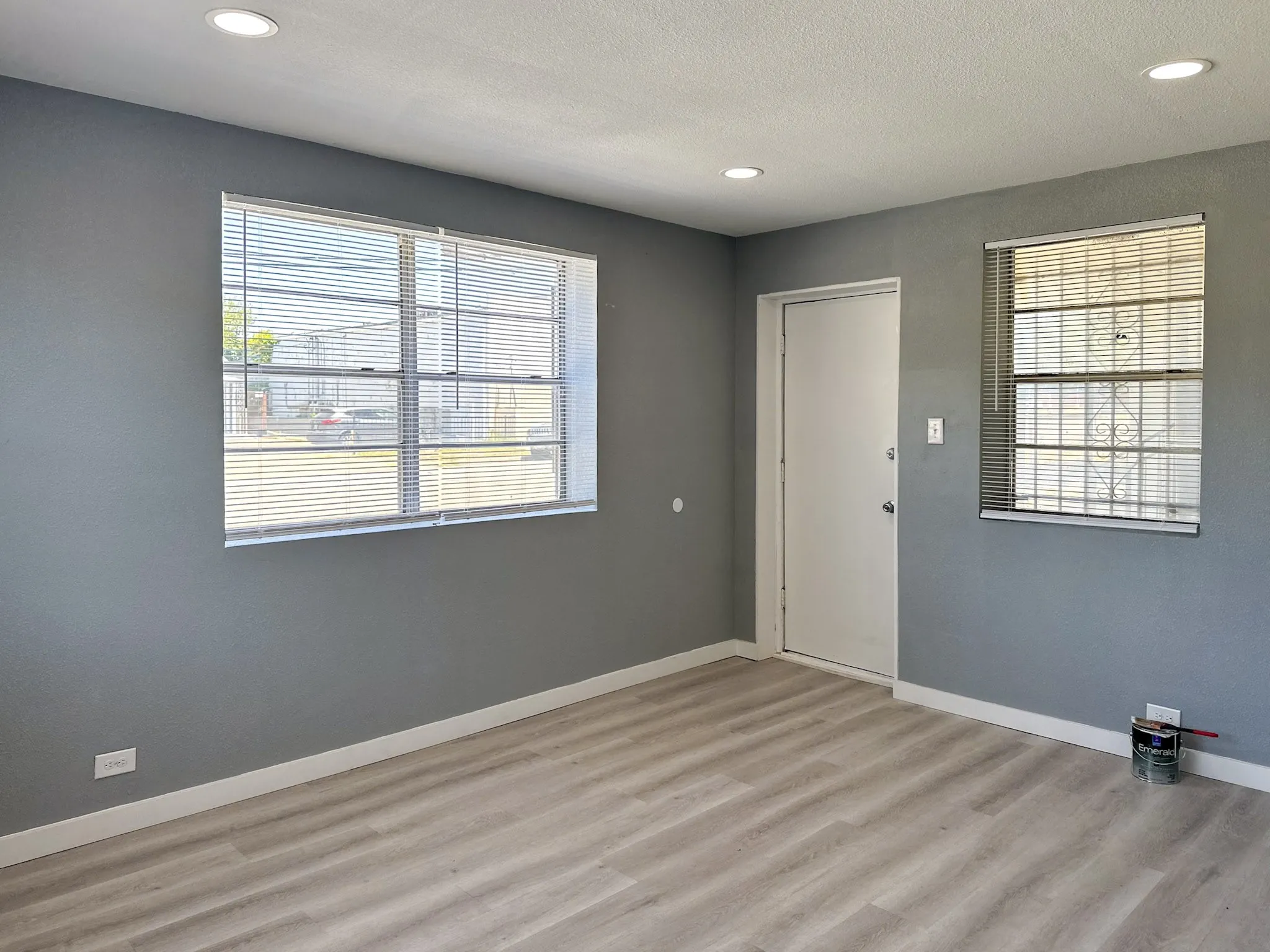 Apartment For Rent in Tarrant County , 709 W Richmond Avenue 2, Fort Worth, Texas 76110, 1 Bedroom, 1 Bathroom, Garage spaces, 2,992 Sqft, built in 1967, mls#21360925, Real Estate Agent in Fort Worth, Homes For Rent in Tarrant county, Homes For Rent in Fort Worth, Realtor in Fort Worth Texas, Real Estate Brokerage Independent Realty Texas, Luminita Cordes Realtor