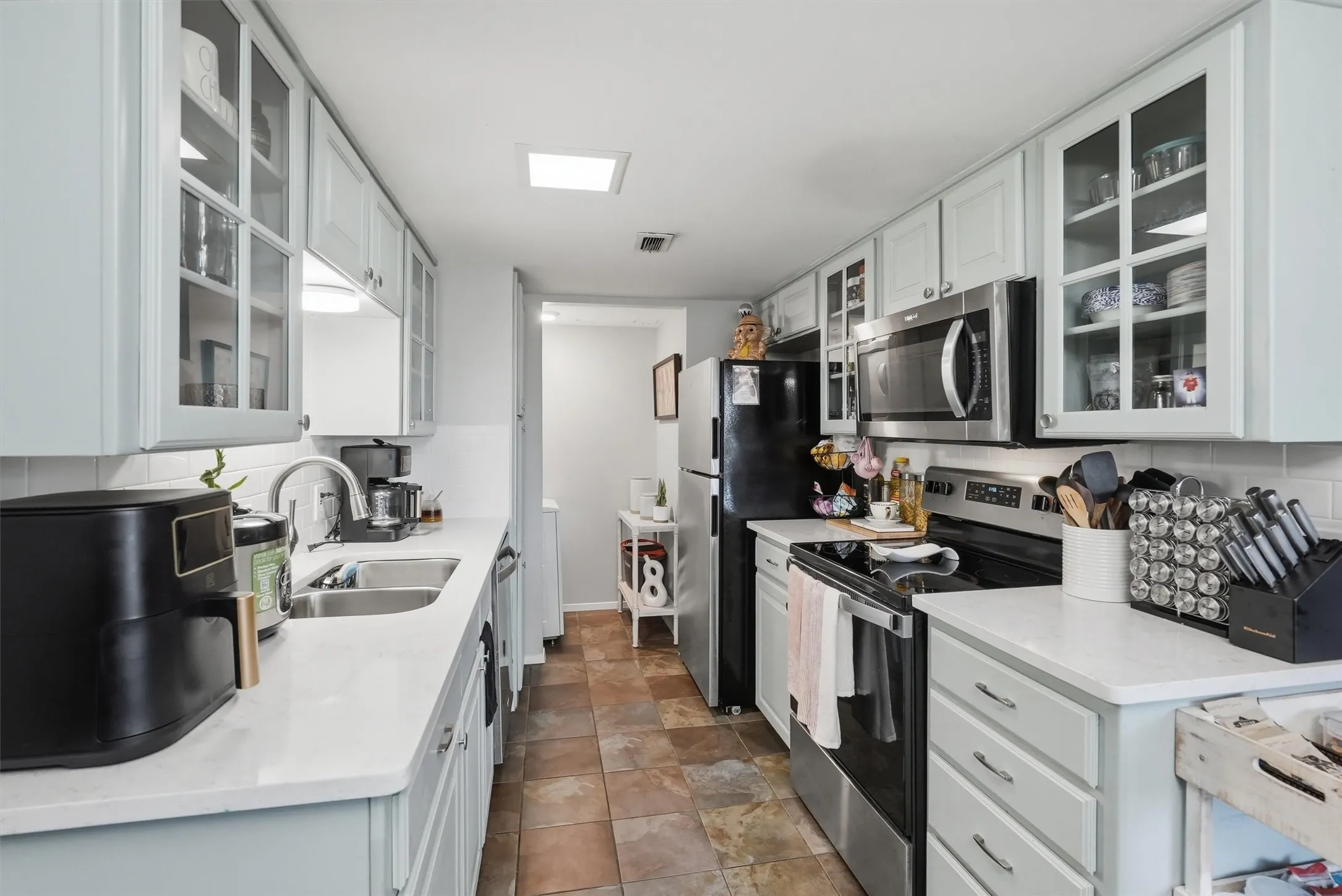 Condominium For Sale in Hood County , 4211 Fairway Drive, Granbury, Texas 76049, 1 Bedroom, 1 Bathroom, Garage spaces, 896 Sqft, built in 1973, Price $175,000, mls#21360842, Real Estate Agent in Granbury, Homes For Sale in Hood county, Homes For Sale in Granbury, Realtor in Granbury Texas, Real Estate Brokerage Independent Realty Texas, Luminita Cordes Realtor