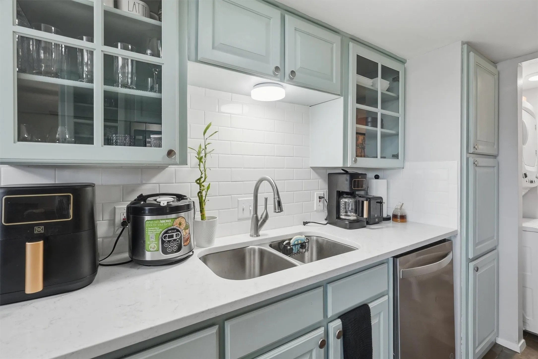 Condominium For Sale in Hood County , 4211 Fairway Drive, Granbury, Texas 76049, 1 Bedroom, 1 Bathroom, Garage spaces, 896 Sqft, built in 1973, Price $175,000, mls#21360842, Real Estate Agent in Granbury, Homes For Sale in Hood county, Homes For Sale in Granbury, Realtor in Granbury Texas, Real Estate Brokerage Independent Realty Texas, Luminita Cordes Realtor