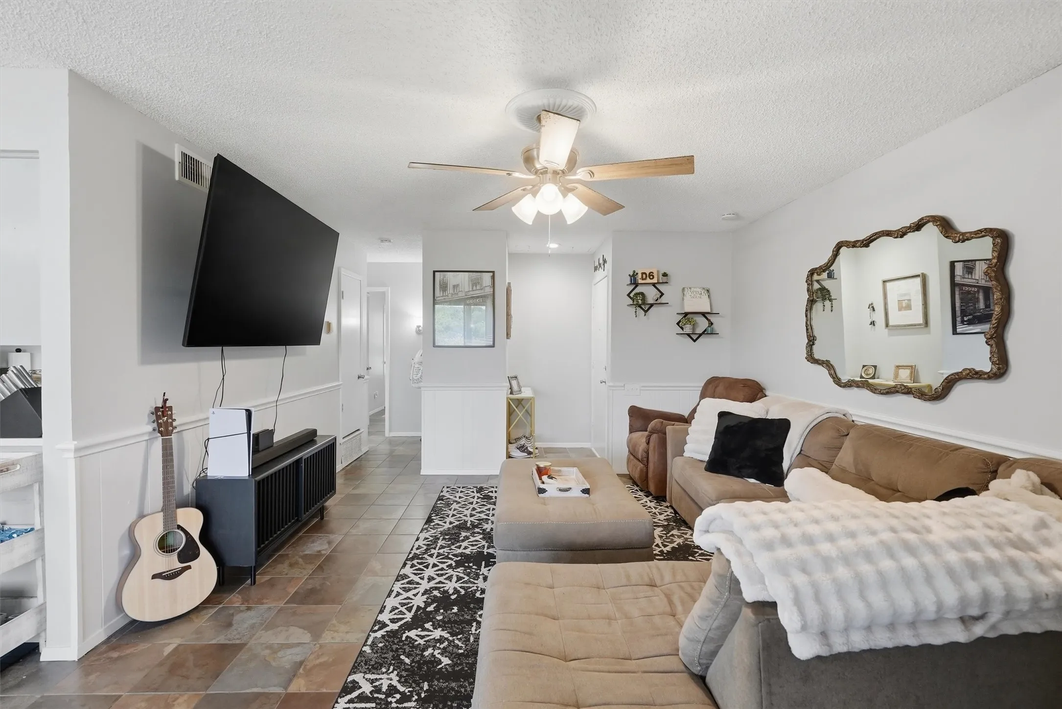 Condominium For Sale in Hood County , 4211 Fairway Drive, Granbury, Texas 76049, 1 Bedroom, 1 Bathroom, Garage spaces, 896 Sqft, built in 1973, Price $175,000, mls#21360842, Real Estate Agent in Granbury, Homes For Sale in Hood county, Homes For Sale in Granbury, Realtor in Granbury Texas, Real Estate Brokerage Independent Realty Texas, Luminita Cordes Realtor