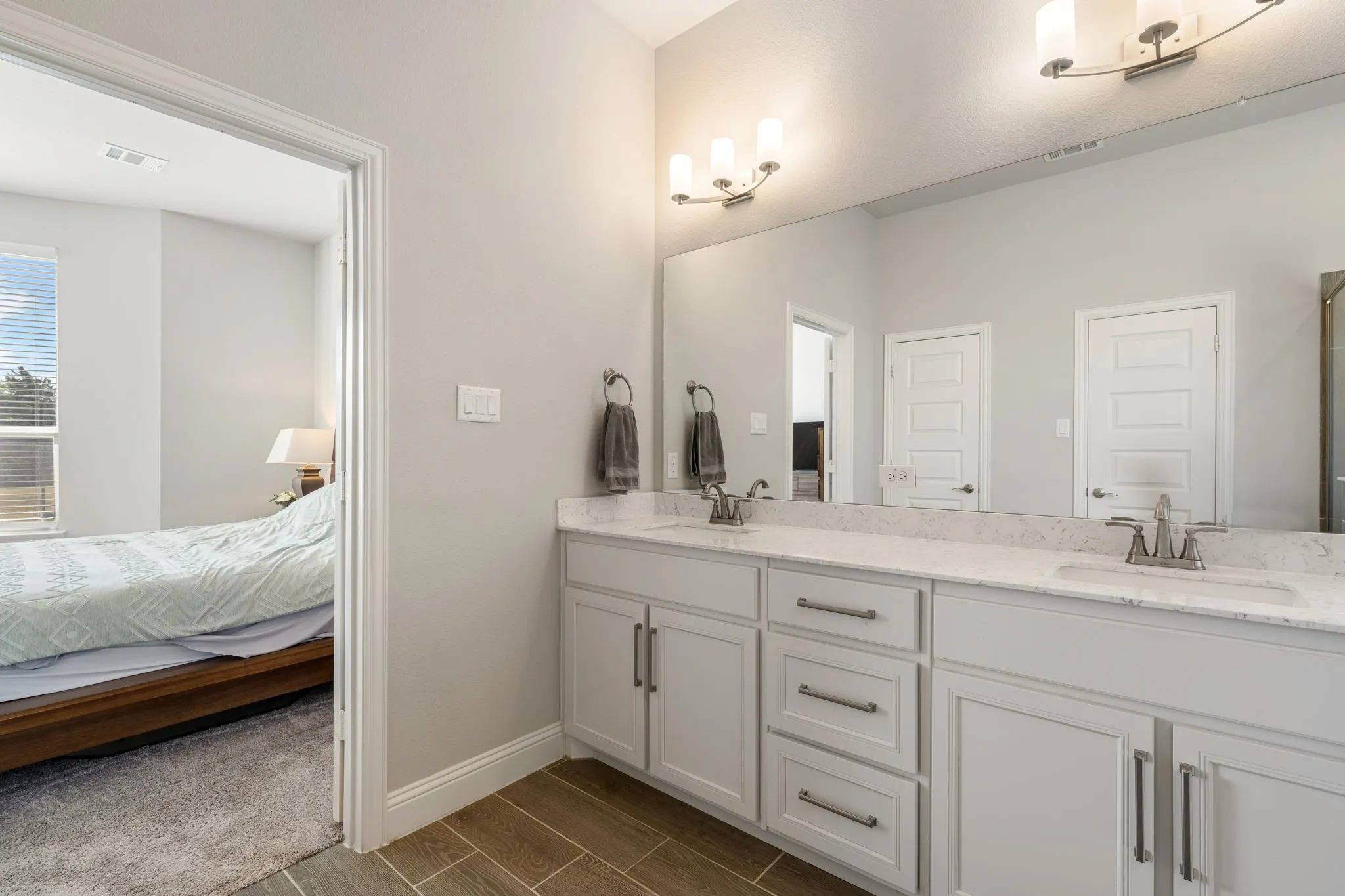 Single Family Residence For Sale in Ellis County , 360 Crystal Lake Lane, Red Oak, Texas 75154, 4 Bedroom, 3 Bathroom, 3 Garage spaces, 2,968 Sqft, built in 2023, mls#21360931, Real Estate Agent in Red Oak, Homes For Sale in Ellis county, Homes For Sale in Red Oak, Realtor in Red Oak Texas, Real Estate Brokerage Independent Realty Texas, Luminita Cordes Realtor