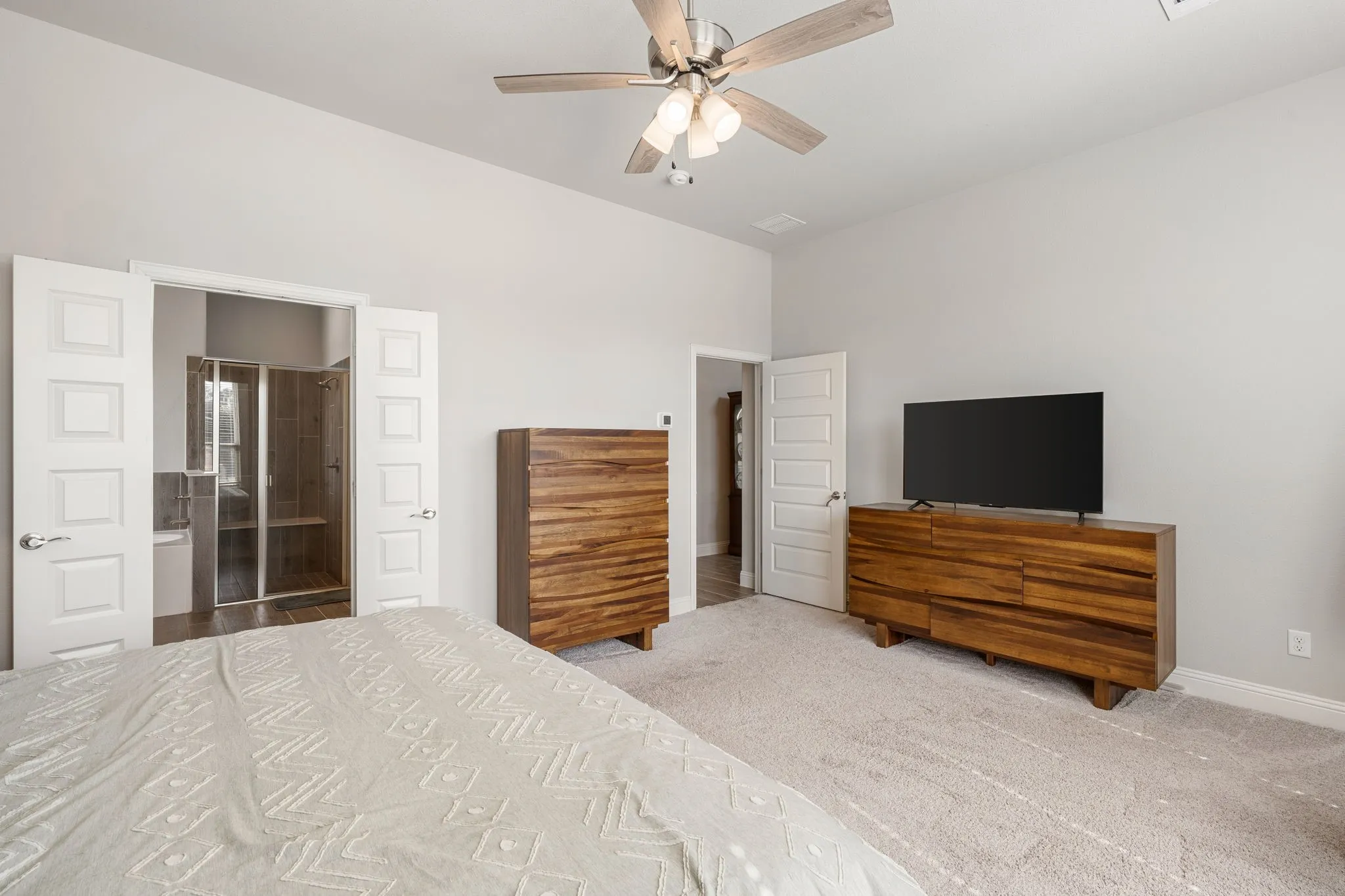 Single Family Residence For Sale in Ellis County , 360 Crystal Lake Lane, Red Oak, Texas 75154, 4 Bedroom, 3 Bathroom, 3 Garage spaces, 2,968 Sqft, built in 2023, mls#21360931, Real Estate Agent in Red Oak, Homes For Sale in Ellis county, Homes For Sale in Red Oak, Realtor in Red Oak Texas, Real Estate Brokerage Independent Realty Texas, Luminita Cordes Realtor