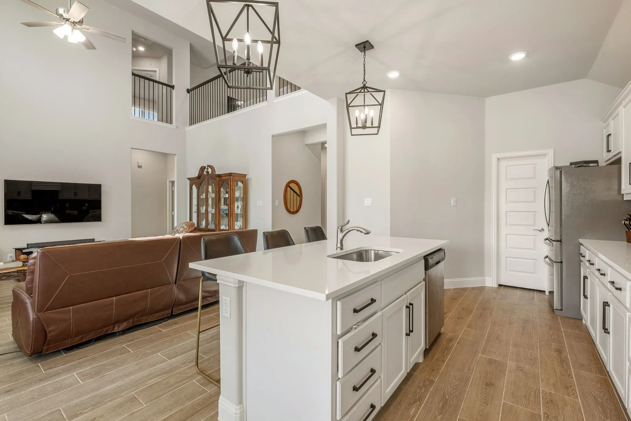 Single Family Residence For Sale in Ellis County , 360 Crystal Lake Lane, Red Oak, Texas 75154, 4 Bedroom, 3 Bathroom, 3 Garage spaces, 2,968 Sqft, built in 2023, mls#21360931, Real Estate Agent in Red Oak, Homes For Sale in Ellis county, Homes For Sale in Red Oak, Realtor in Red Oak Texas, Real Estate Brokerage Independent Realty Texas, Luminita Cordes Realtor
