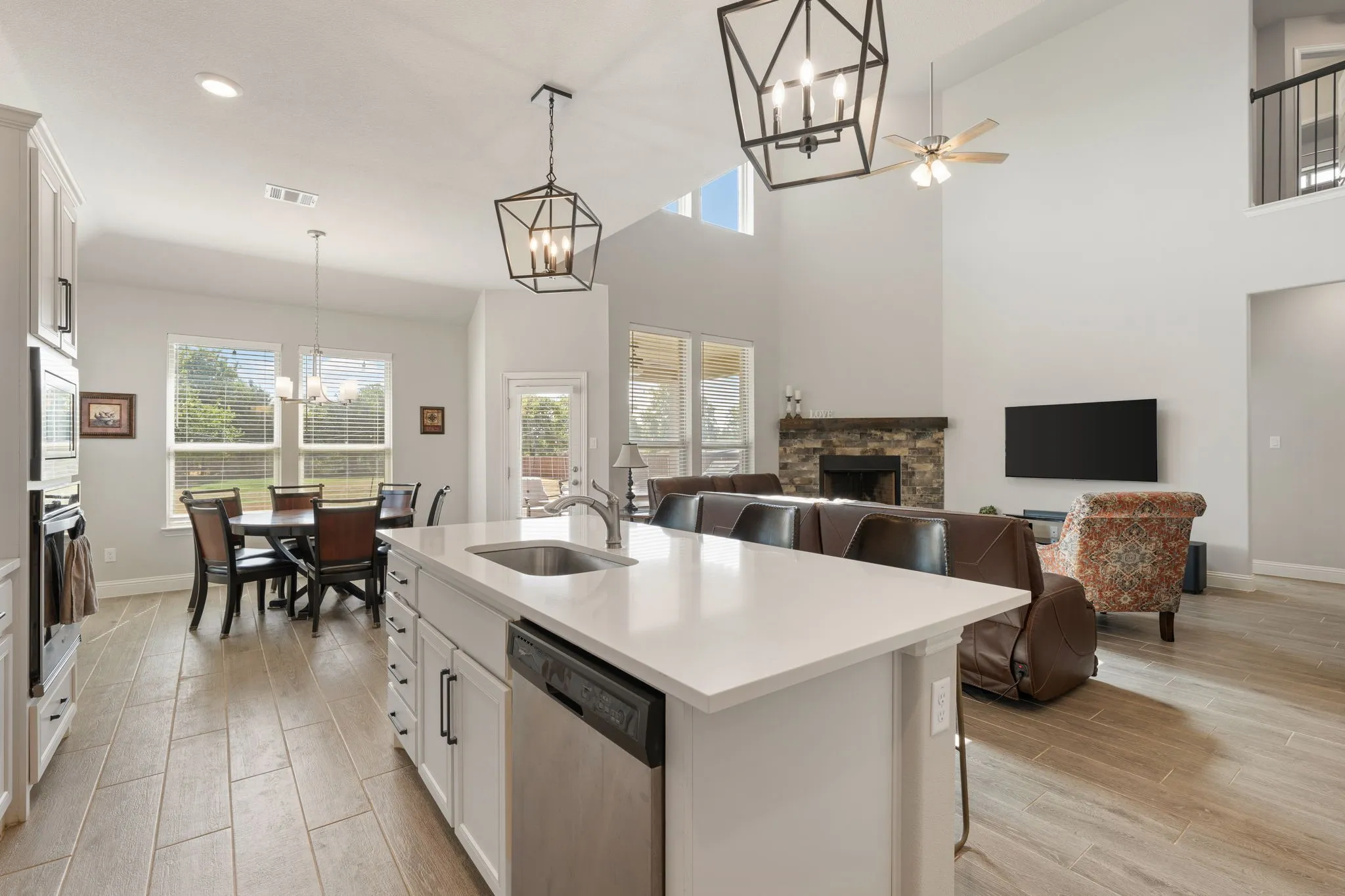 Single Family Residence For Sale in Ellis County , 360 Crystal Lake Lane, Red Oak, Texas 75154, 4 Bedroom, 3 Bathroom, 3 Garage spaces, 2,968 Sqft, built in 2023, mls#21360931, Real Estate Agent in Red Oak, Homes For Sale in Ellis county, Homes For Sale in Red Oak, Realtor in Red Oak Texas, Real Estate Brokerage Independent Realty Texas, Luminita Cordes Realtor