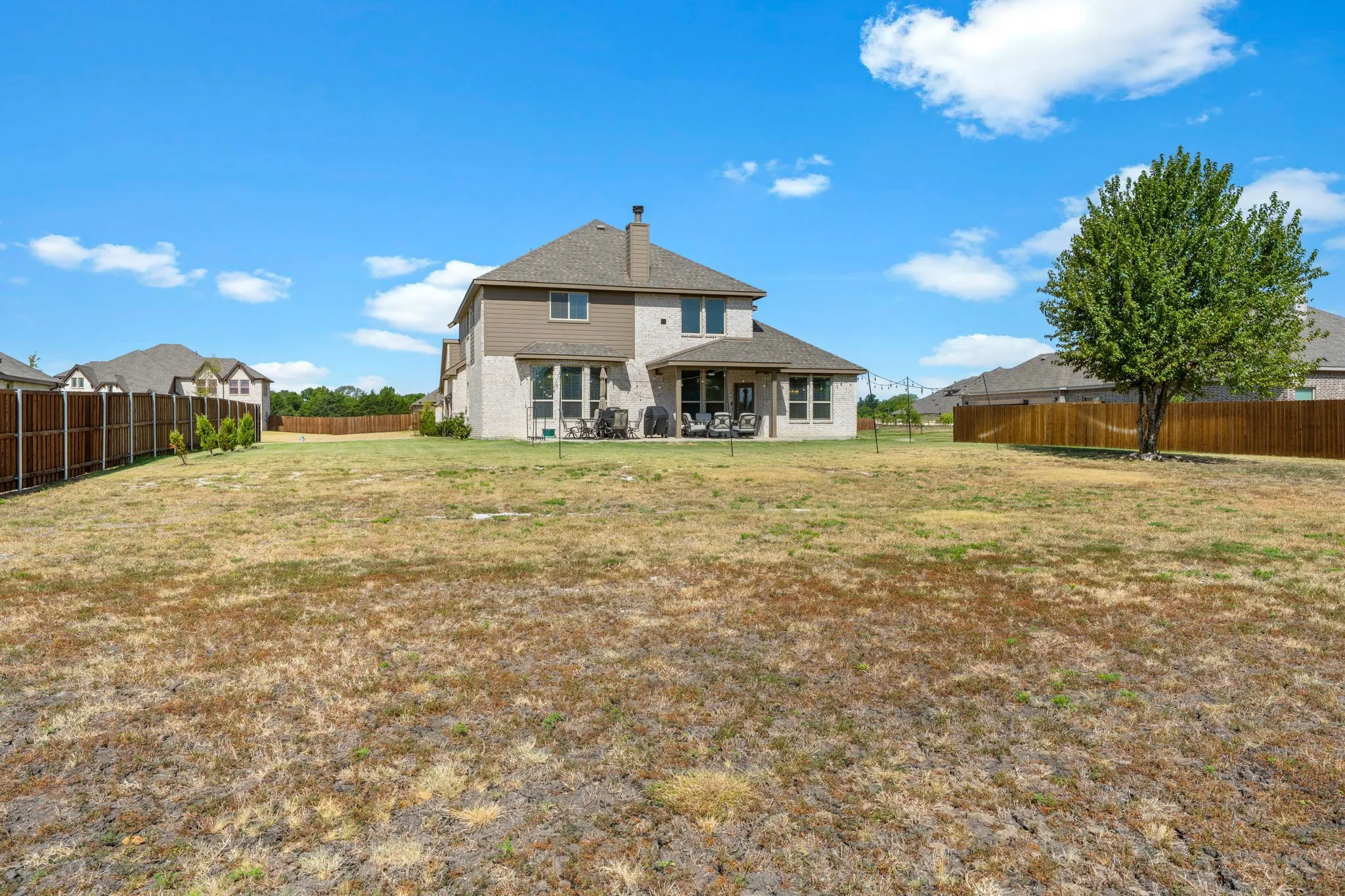 Single Family Residence For Sale in Ellis County , 360 Crystal Lake Lane, Red Oak, Texas 75154, 4 Bedroom, 3 Bathroom, 3 Garage spaces, 2,968 Sqft, built in 2023, mls#21360931, Real Estate Agent in Red Oak, Homes For Sale in Ellis county, Homes For Sale in Red Oak, Realtor in Red Oak Texas, Real Estate Brokerage Independent Realty Texas, Luminita Cordes Realtor
