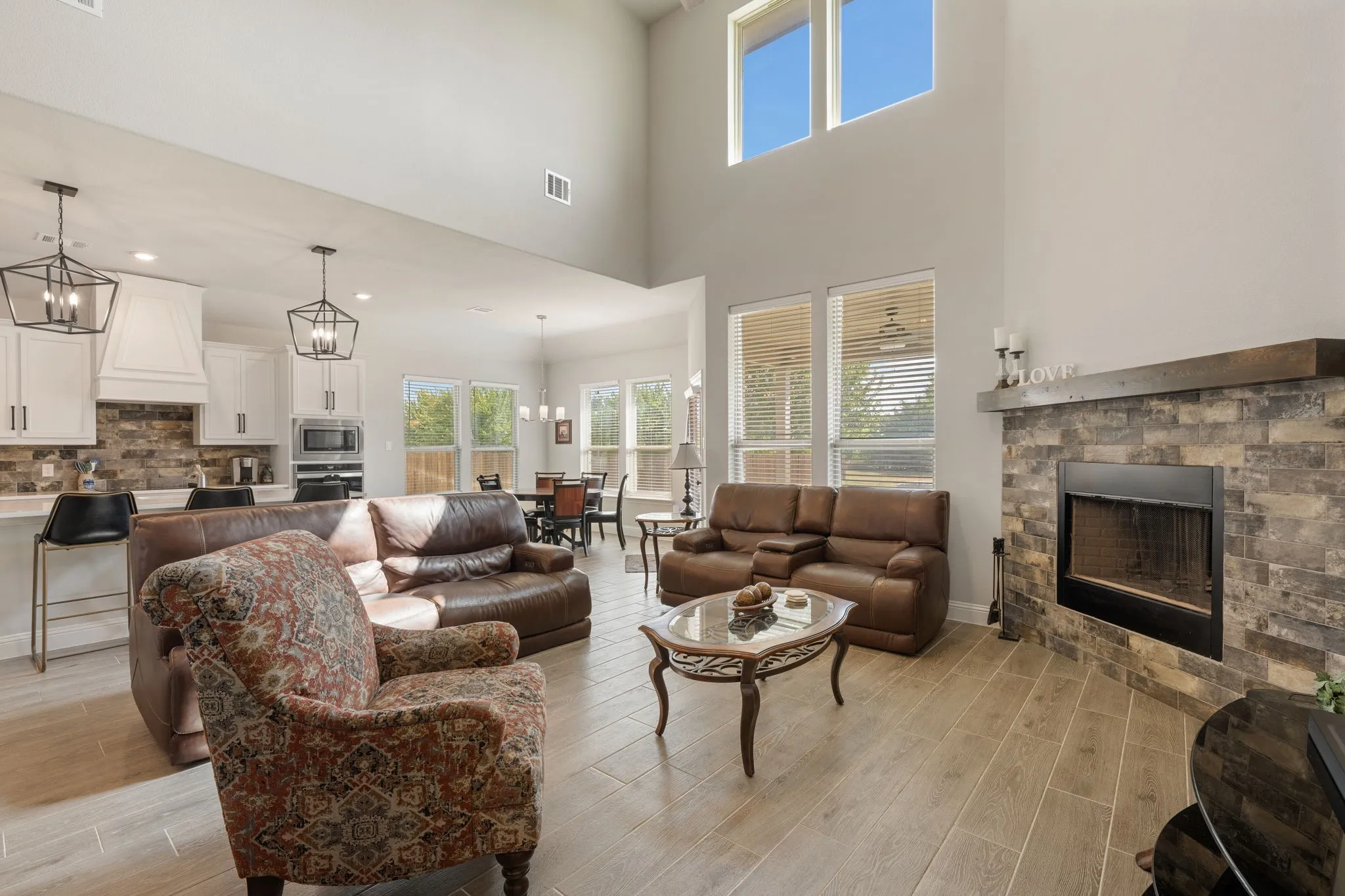 Single Family Residence For Sale in Ellis County , 360 Crystal Lake Lane, Red Oak, Texas 75154, 4 Bedroom, 3 Bathroom, 3 Garage spaces, 2,968 Sqft, built in 2023, mls#21360931, Real Estate Agent in Red Oak, Homes For Sale in Ellis county, Homes For Sale in Red Oak, Realtor in Red Oak Texas, Real Estate Brokerage Independent Realty Texas, Luminita Cordes Realtor