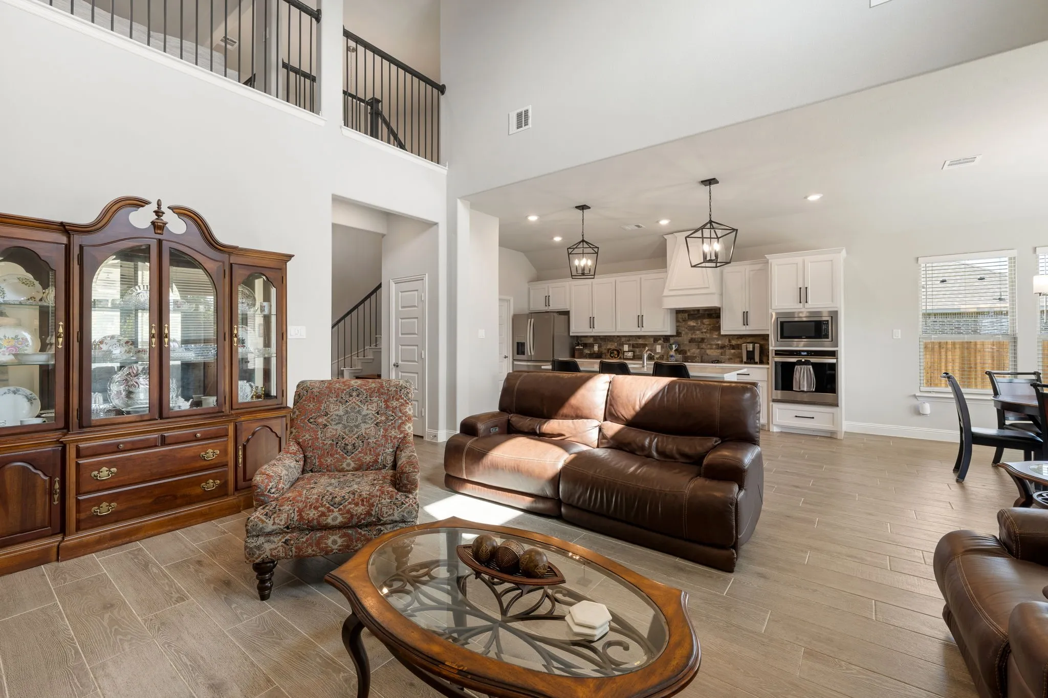 Single Family Residence For Sale in Ellis County , 360 Crystal Lake Lane, Red Oak, Texas 75154, 4 Bedroom, 3 Bathroom, 3 Garage spaces, 2,968 Sqft, built in 2023, mls#21360931, Real Estate Agent in Red Oak, Homes For Sale in Ellis county, Homes For Sale in Red Oak, Realtor in Red Oak Texas, Real Estate Brokerage Independent Realty Texas, Luminita Cordes Realtor