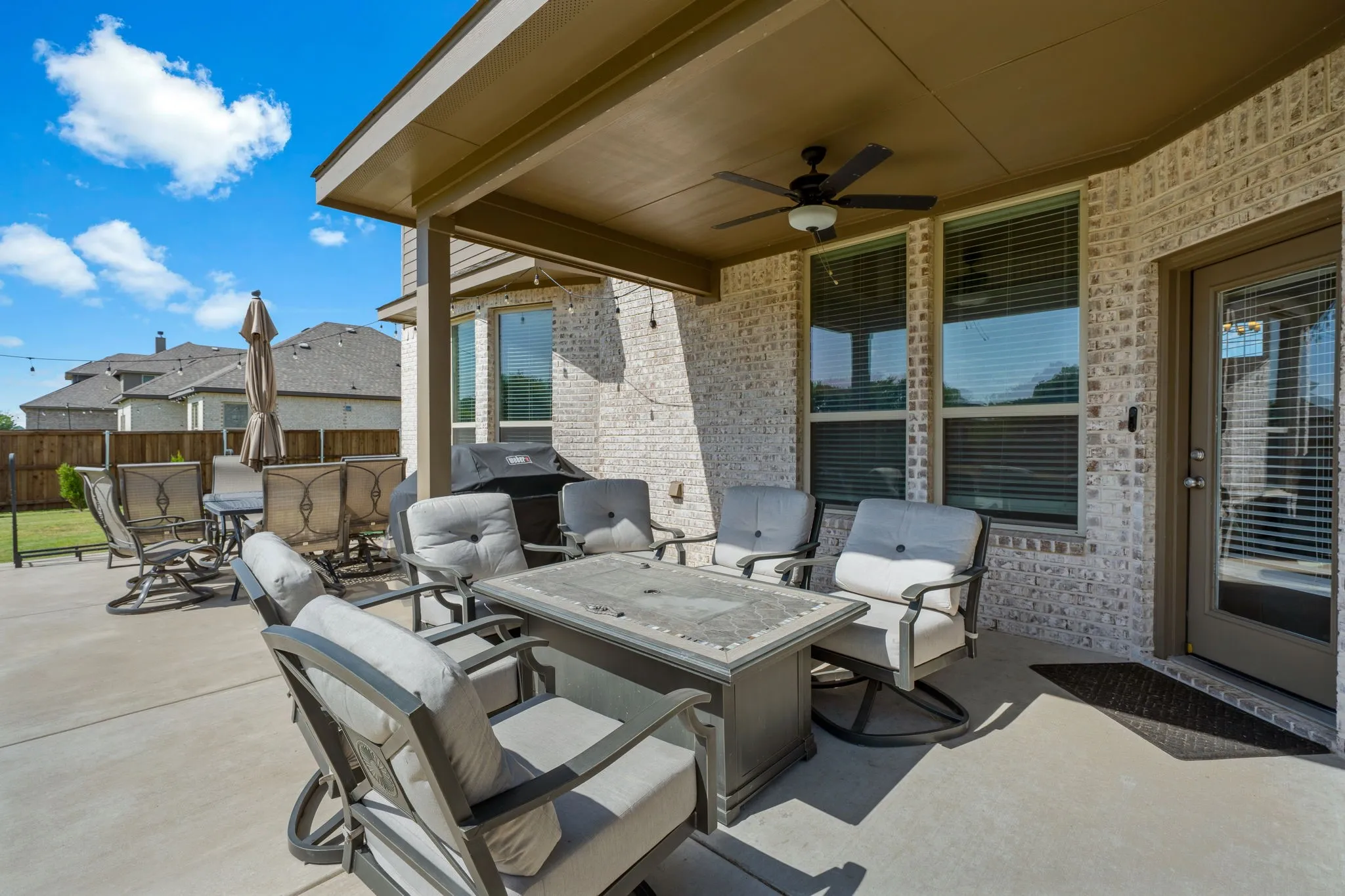 Single Family Residence For Sale in Ellis County , 360 Crystal Lake Lane, Red Oak, Texas 75154, 4 Bedroom, 3 Bathroom, 3 Garage spaces, 2,968 Sqft, built in 2023, mls#21360931, Real Estate Agent in Red Oak, Homes For Sale in Ellis county, Homes For Sale in Red Oak, Realtor in Red Oak Texas, Real Estate Brokerage Independent Realty Texas, Luminita Cordes Realtor
