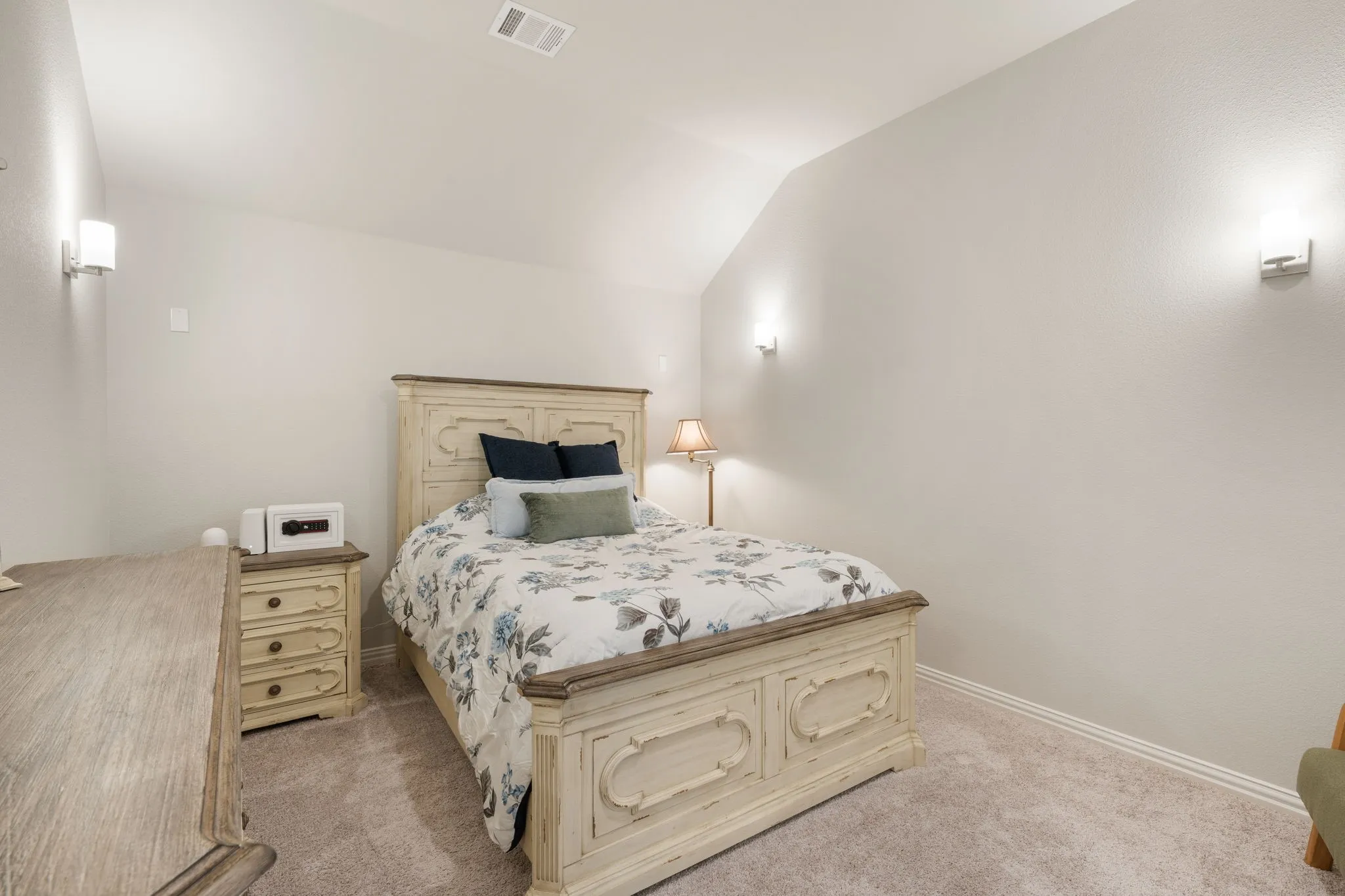 Single Family Residence For Sale in Ellis County , 360 Crystal Lake Lane, Red Oak, Texas 75154, 4 Bedroom, 3 Bathroom, 3 Garage spaces, 2,968 Sqft, built in 2023, mls#21360931, Real Estate Agent in Red Oak, Homes For Sale in Ellis county, Homes For Sale in Red Oak, Realtor in Red Oak Texas, Real Estate Brokerage Independent Realty Texas, Luminita Cordes Realtor