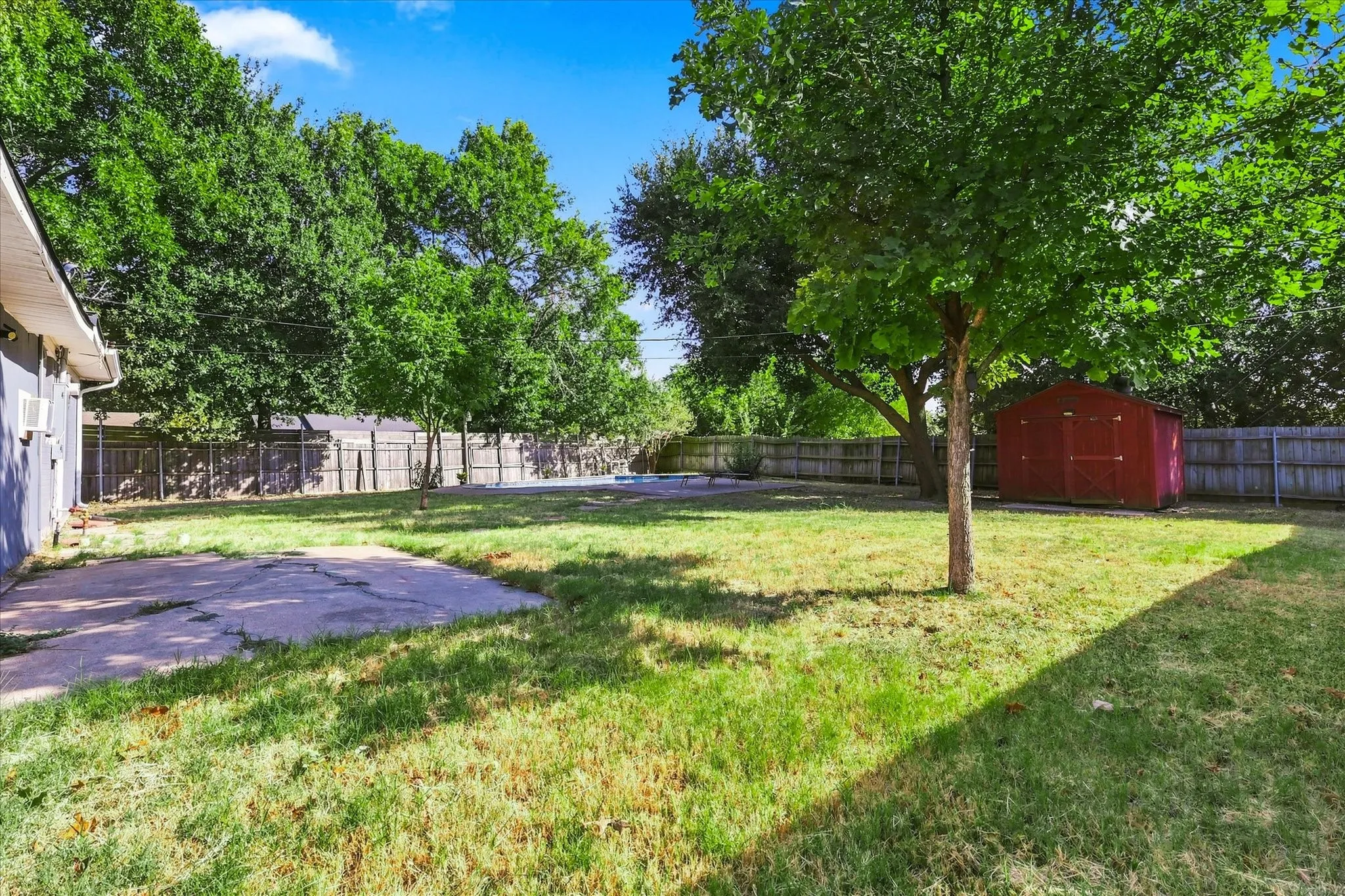 Huge backyard backing to greenspace.