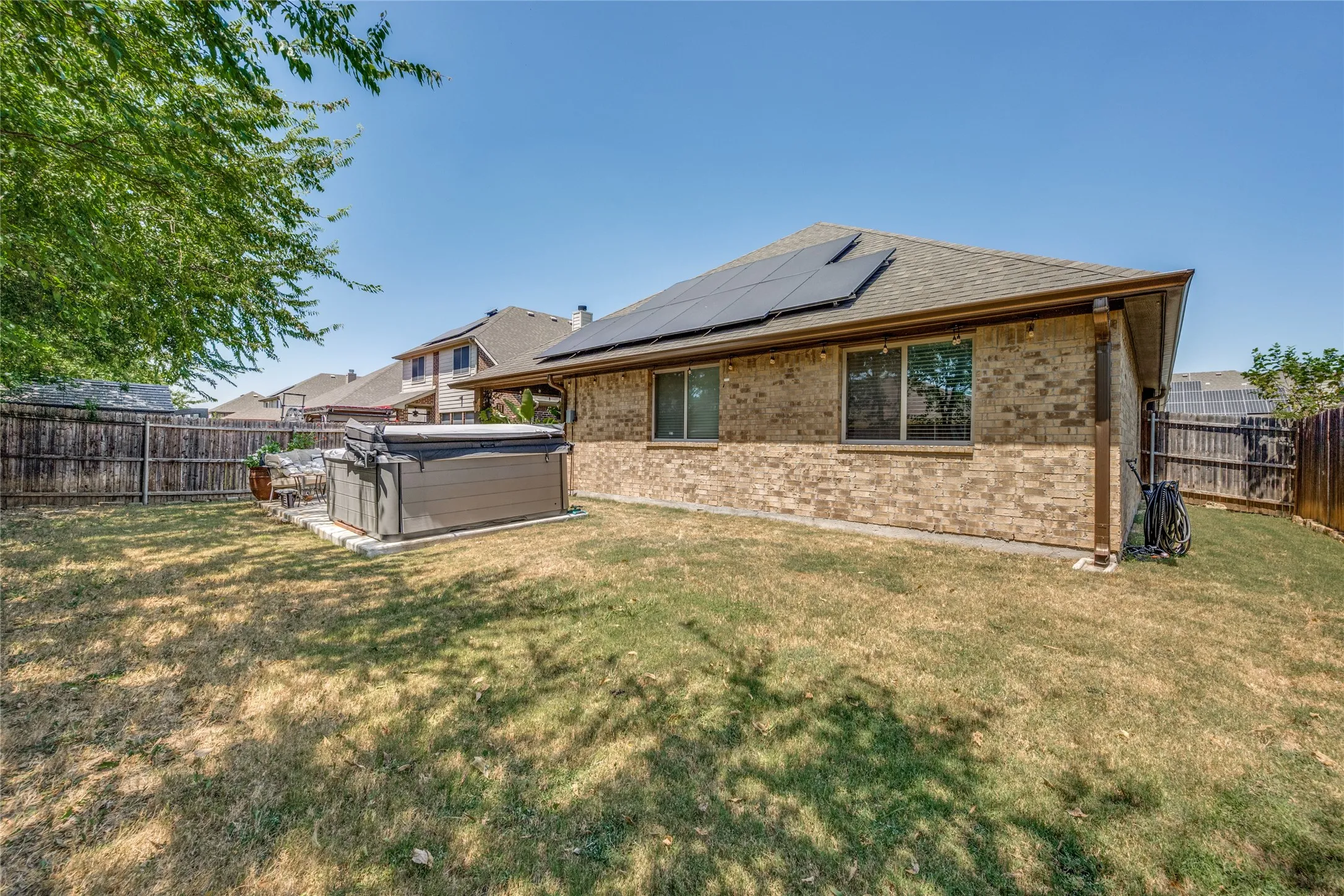 Single Family Residence For Sale in Johnson County , 403 Lakeview Drive, Alvarado, Texas 76009, 4 Bedroom, 2 Bathroom, 2 Garage spaces, 2,023 Sqft, built in 2018, mls#21360599, Real Estate Agent in Alvarado, Homes For Sale in Johnson county, Homes For Sale in Alvarado, Realtor in Alvarado Texas, Real Estate Brokerage Independent Realty Texas, Luminita Cordes Realtor