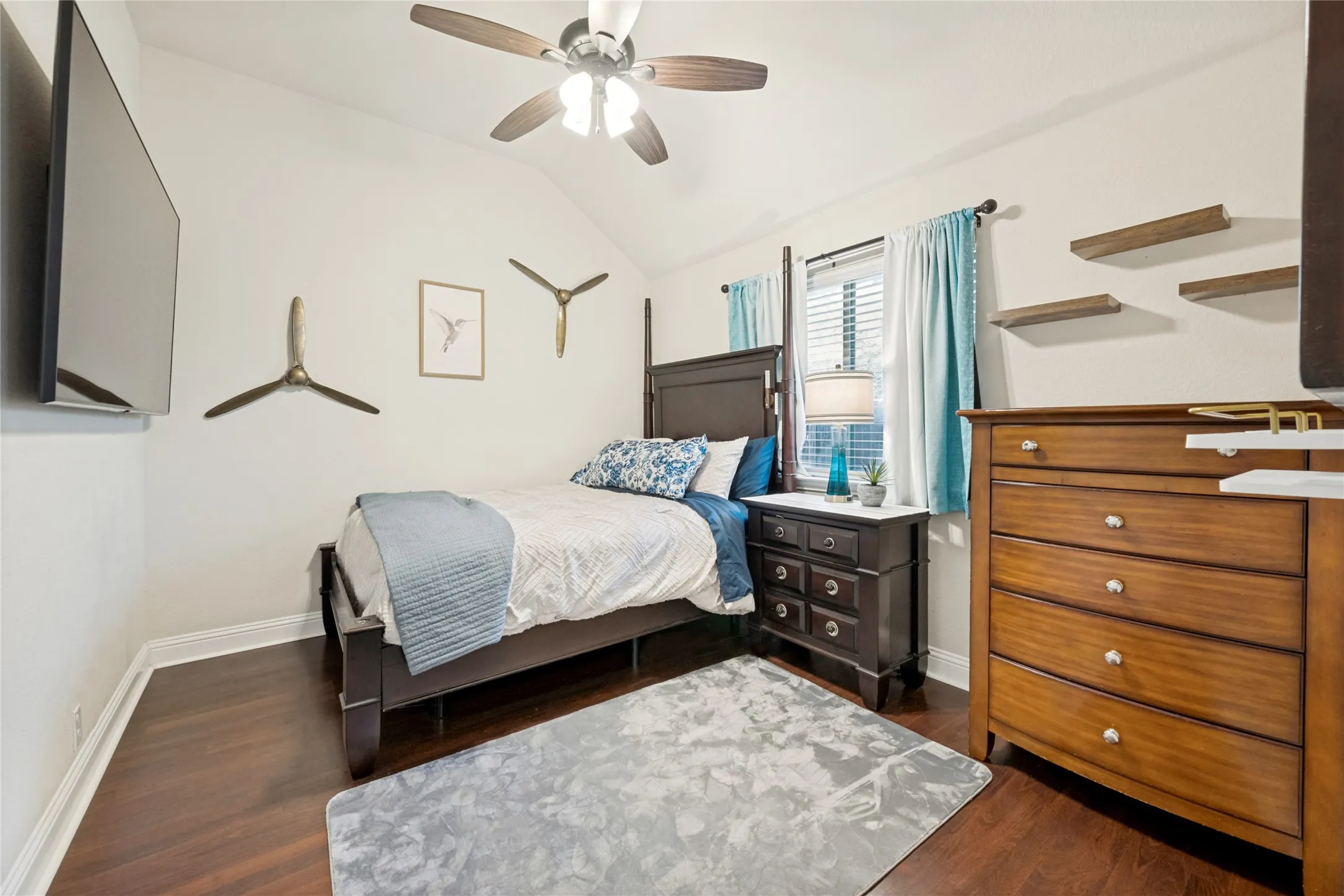 Single Family Residence For Sale in Johnson County , 403 Lakeview Drive, Alvarado, Texas 76009, 4 Bedroom, 2 Bathroom, 2 Garage spaces, 2,023 Sqft, built in 2018, mls#21360599, Real Estate Agent in Alvarado, Homes For Sale in Johnson county, Homes For Sale in Alvarado, Realtor in Alvarado Texas, Real Estate Brokerage Independent Realty Texas, Luminita Cordes Realtor