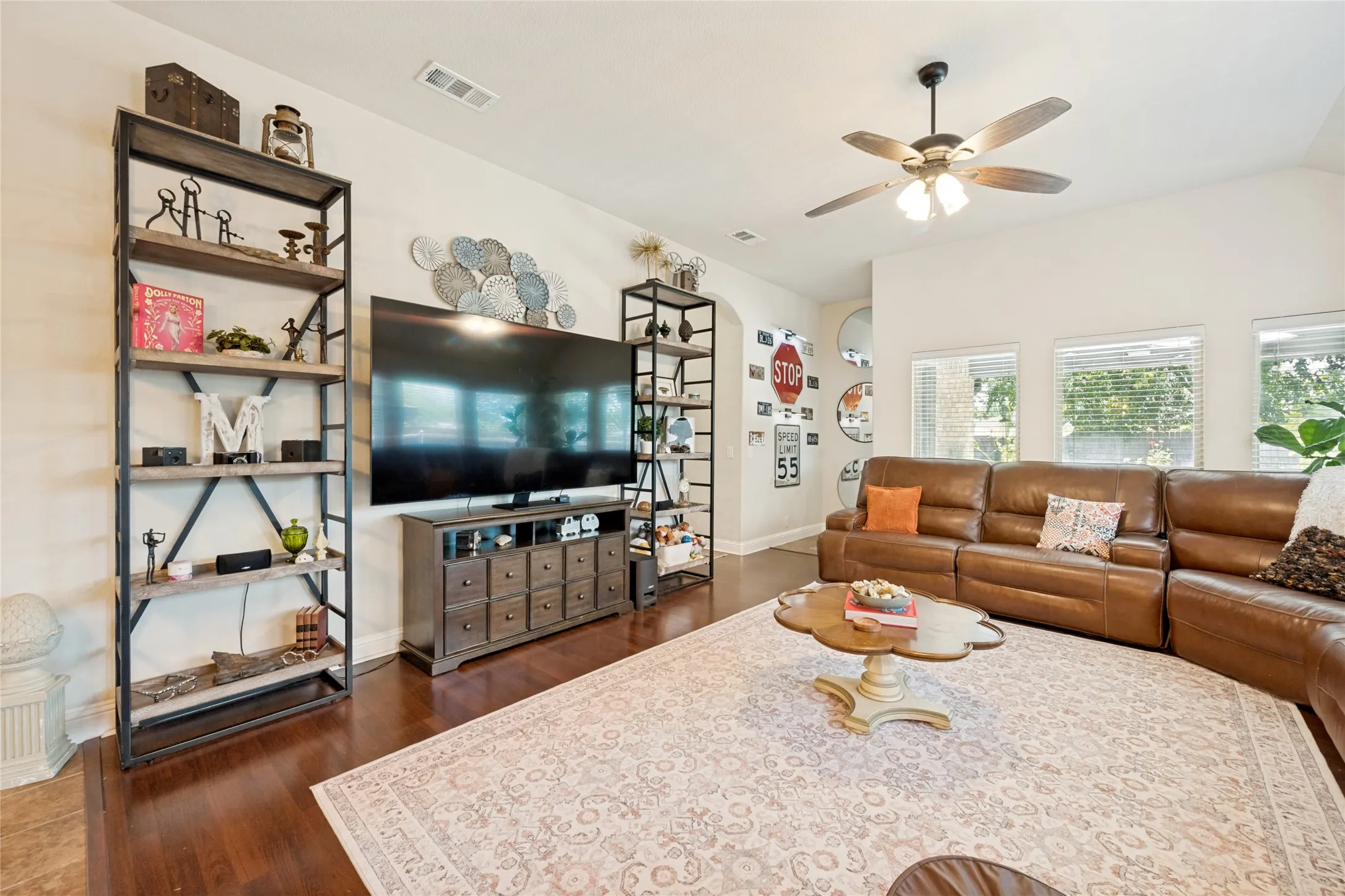 Single Family Residence For Sale in Johnson County , 403 Lakeview Drive, Alvarado, Texas 76009, 4 Bedroom, 2 Bathroom, 2 Garage spaces, 2,023 Sqft, built in 2018, mls#21360599, Real Estate Agent in Alvarado, Homes For Sale in Johnson county, Homes For Sale in Alvarado, Realtor in Alvarado Texas, Real Estate Brokerage Independent Realty Texas, Luminita Cordes Realtor