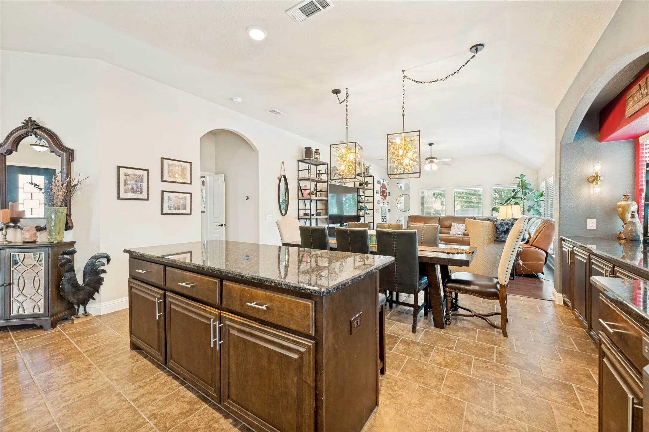 Single Family Residence For Sale in Johnson County , 403 Lakeview Drive, Alvarado, Texas 76009, 4 Bedroom, 2 Bathroom, 2 Garage spaces, 2,023 Sqft, built in 2018, mls#21360599, Real Estate Agent in Alvarado, Homes For Sale in Johnson county, Homes For Sale in Alvarado, Realtor in Alvarado Texas, Real Estate Brokerage Independent Realty Texas, Luminita Cordes Realtor