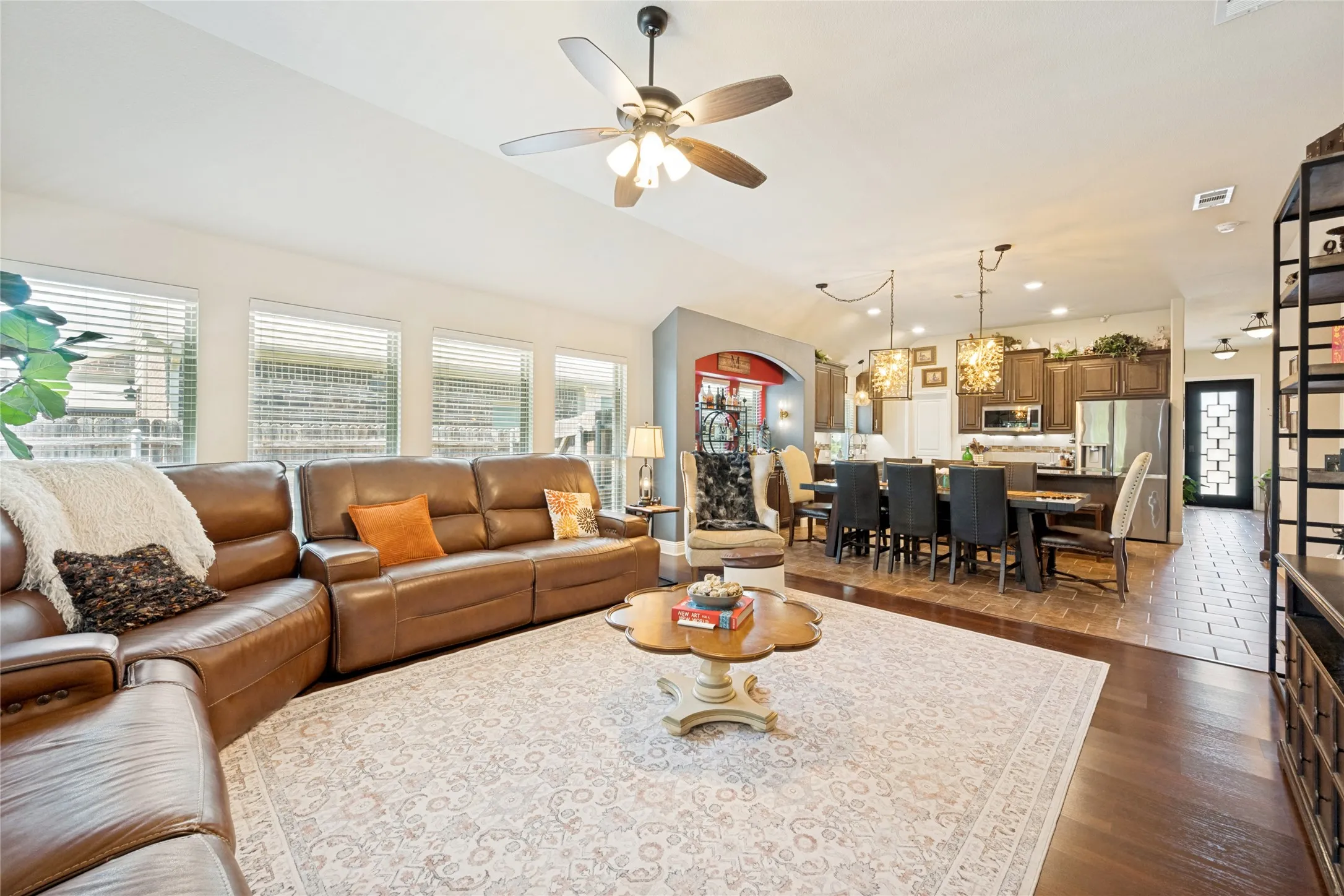 Single Family Residence For Sale in Johnson County , 403 Lakeview Drive, Alvarado, Texas 76009, 4 Bedroom, 2 Bathroom, 2 Garage spaces, 2,023 Sqft, built in 2018, mls#21360599, Real Estate Agent in Alvarado, Homes For Sale in Johnson county, Homes For Sale in Alvarado, Realtor in Alvarado Texas, Real Estate Brokerage Independent Realty Texas, Luminita Cordes Realtor
