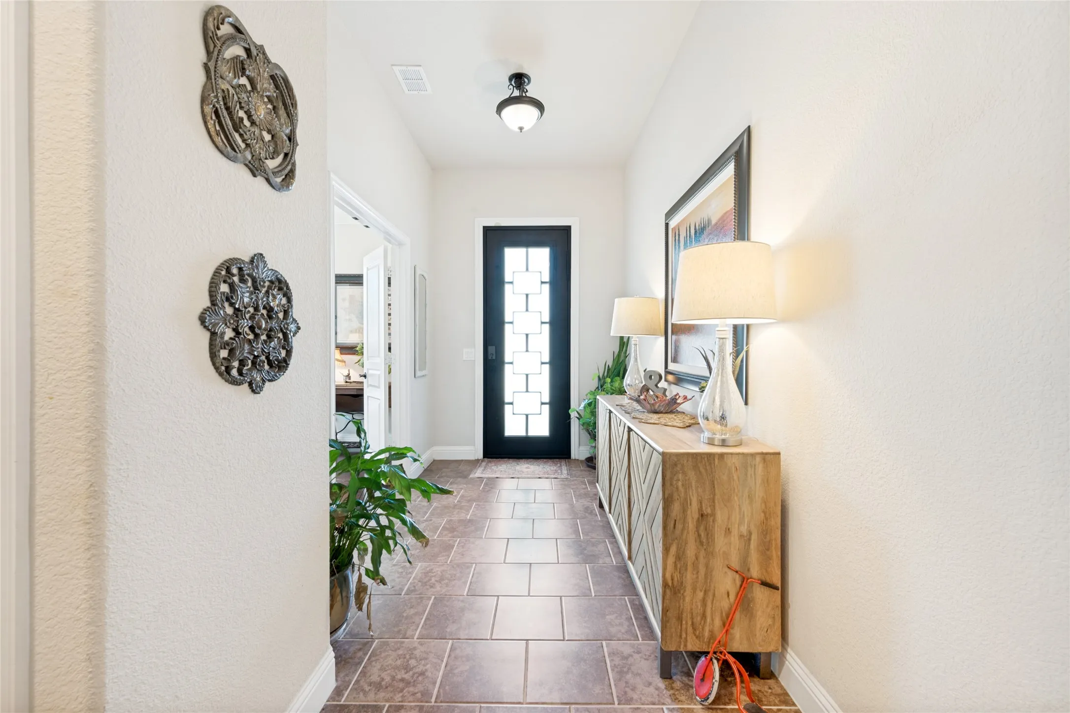 Single Family Residence For Sale in Johnson County , 403 Lakeview Drive, Alvarado, Texas 76009, 4 Bedroom, 2 Bathroom, 2 Garage spaces, 2,023 Sqft, built in 2018, mls#21360599, Real Estate Agent in Alvarado, Homes For Sale in Johnson county, Homes For Sale in Alvarado, Realtor in Alvarado Texas, Real Estate Brokerage Independent Realty Texas, Luminita Cordes Realtor
