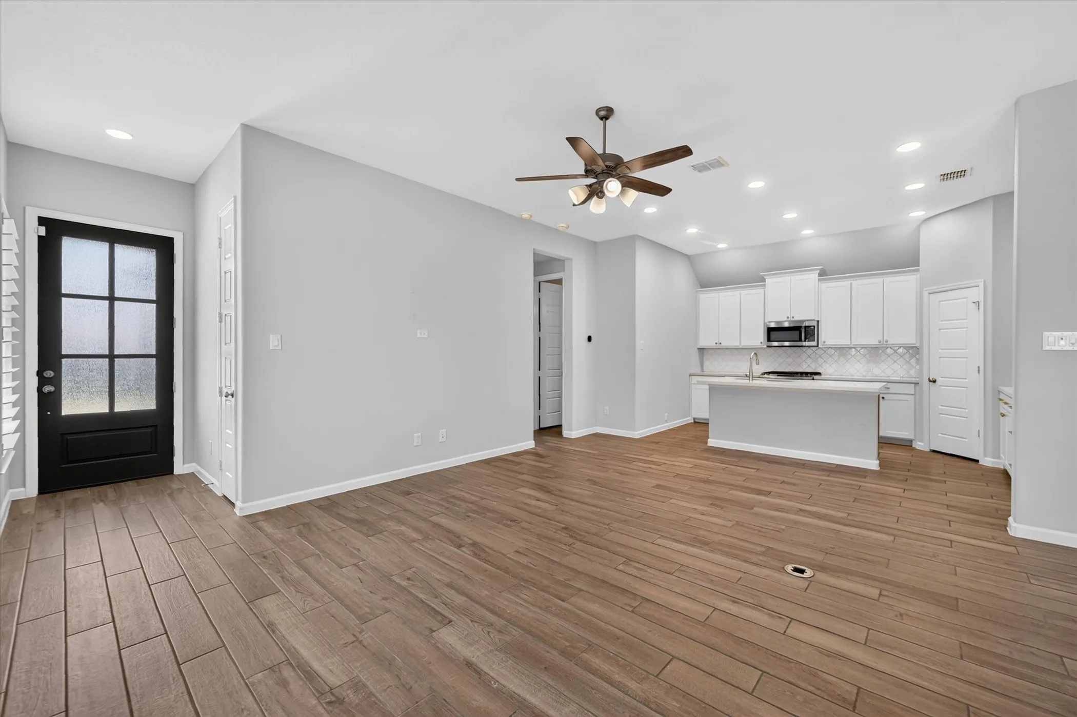Single Family Residence For Sale in Rockwall County , 5308 Tupper Avenue, Fate, Texas 75087, 3 Bedroom, 2 Bathroom, 2 Garage spaces, 1,580 Sqft, built in 2024, mls#21360952, Real Estate Agent in Fate, Homes For Sale in Rockwall county, Homes For Sale in Fate, Realtor in Fate Texas, Real Estate Brokerage Independent Realty Texas, Luminita Cordes Realtor