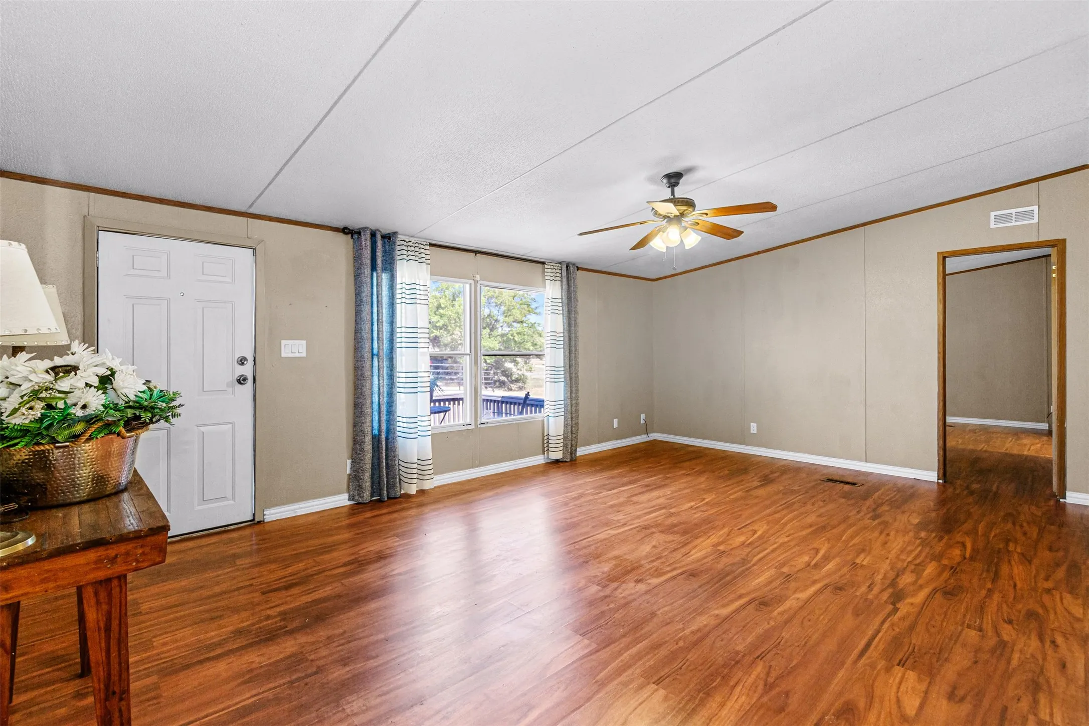 Mobile Home For Sale in Denton County , 12156 Thistle Lane, Justin, Texas 76247, 3 Bedroom, 2 Bathroom, Garage spaces, 1,680 Sqft, built in 1999, mls#21360505, Real Estate Agent in Justin, Homes For Sale in Denton county, Homes For Sale in Justin, Realtor in Justin Texas, Real Estate Brokerage Independent Realty Texas, Luminita Cordes Realtor